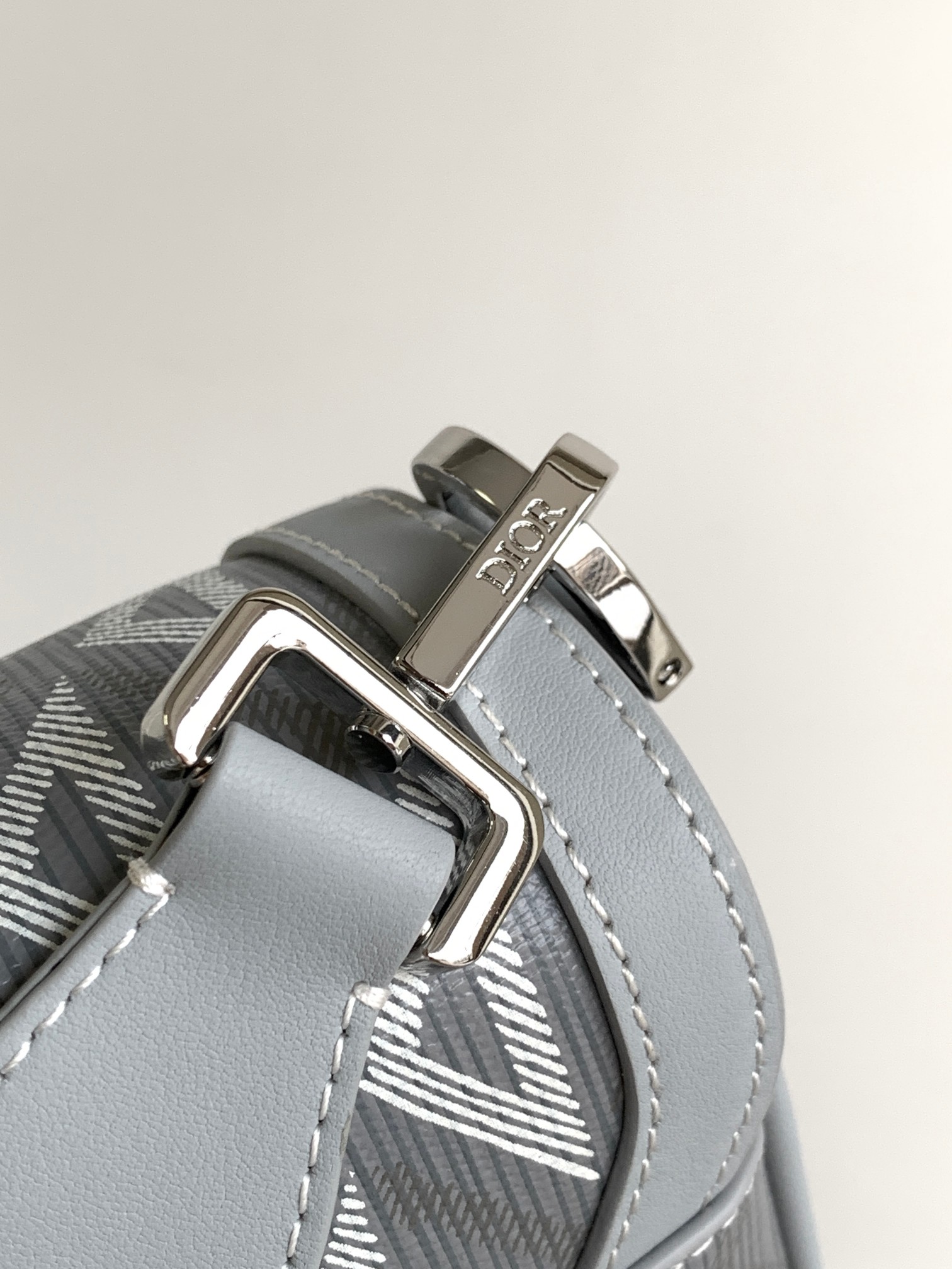 D*or hit the road handbags-27 x 17 x 9cm