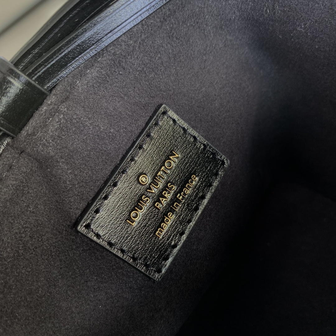 l0*is V*t0n online only bag-11.5 x 11.5 x 11.5cm