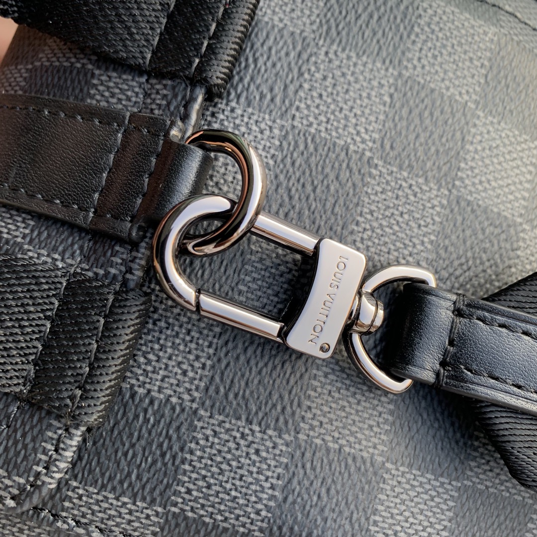 l0*is V*t0n nano christopher bag-14 x 19 x 6cm