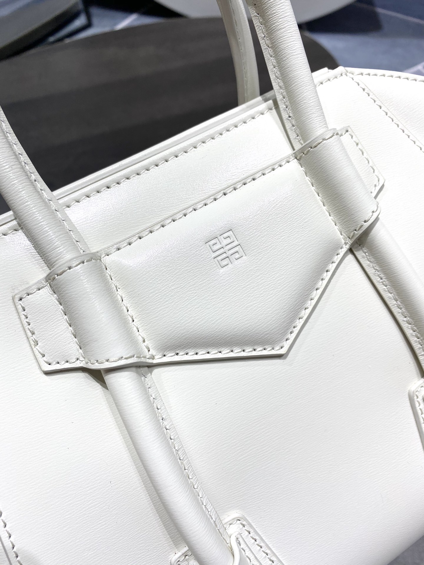 G1uenchy antigona tote-22*20*13cm