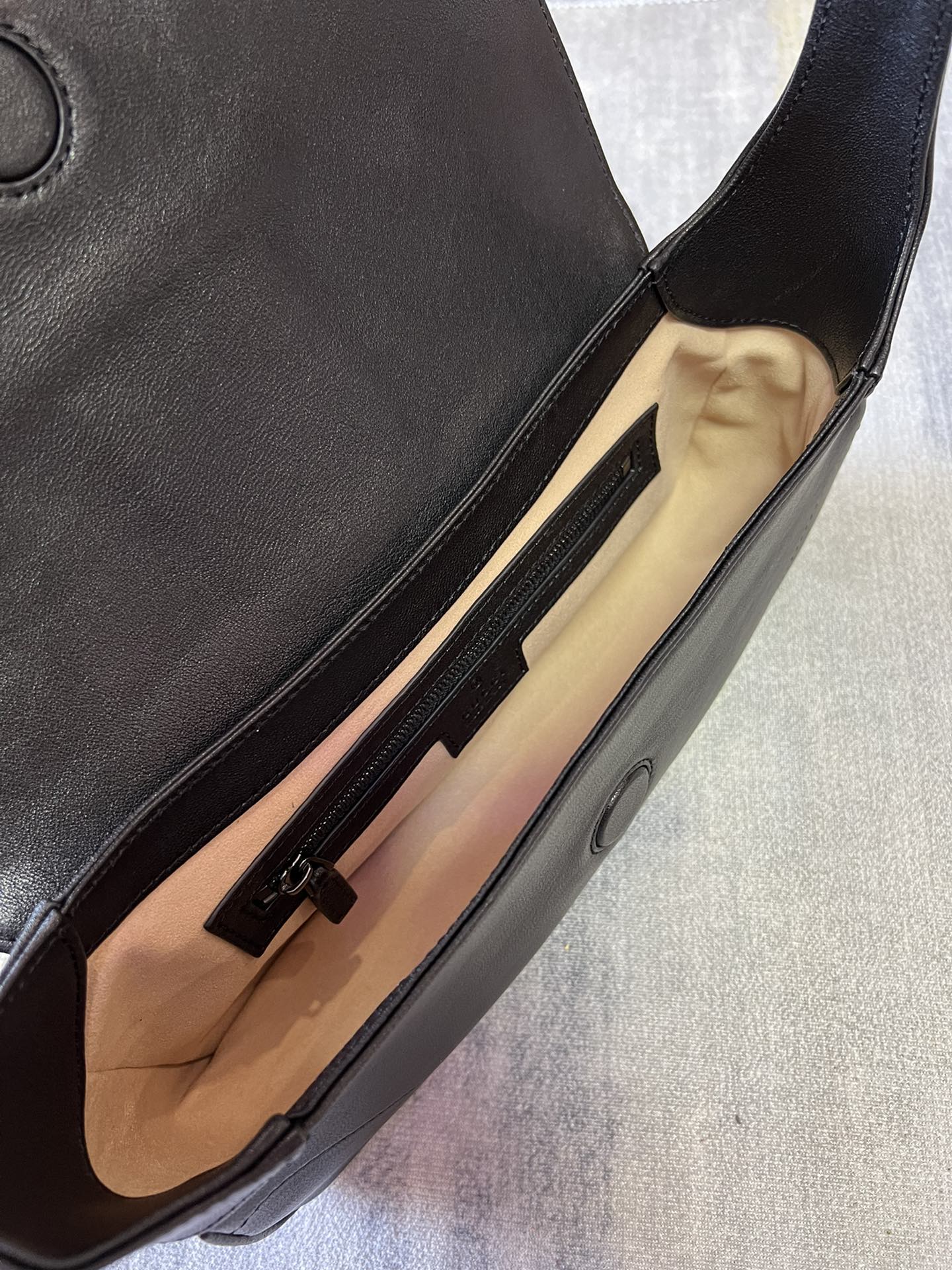 G*u*i gg aphrodite bag-27x 14x 5cm