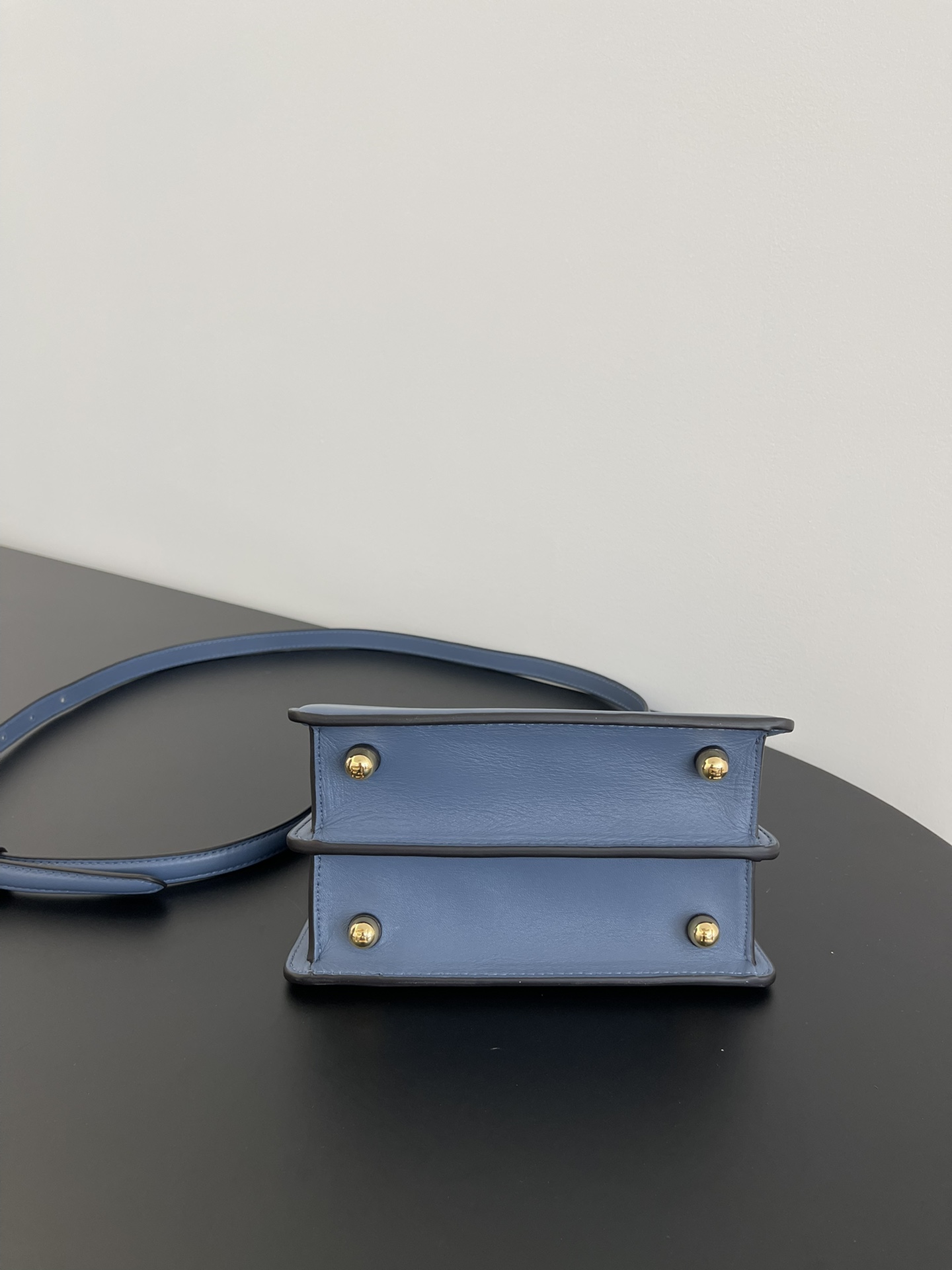 F**di peekaboo iseeu bag-20x11x15cm