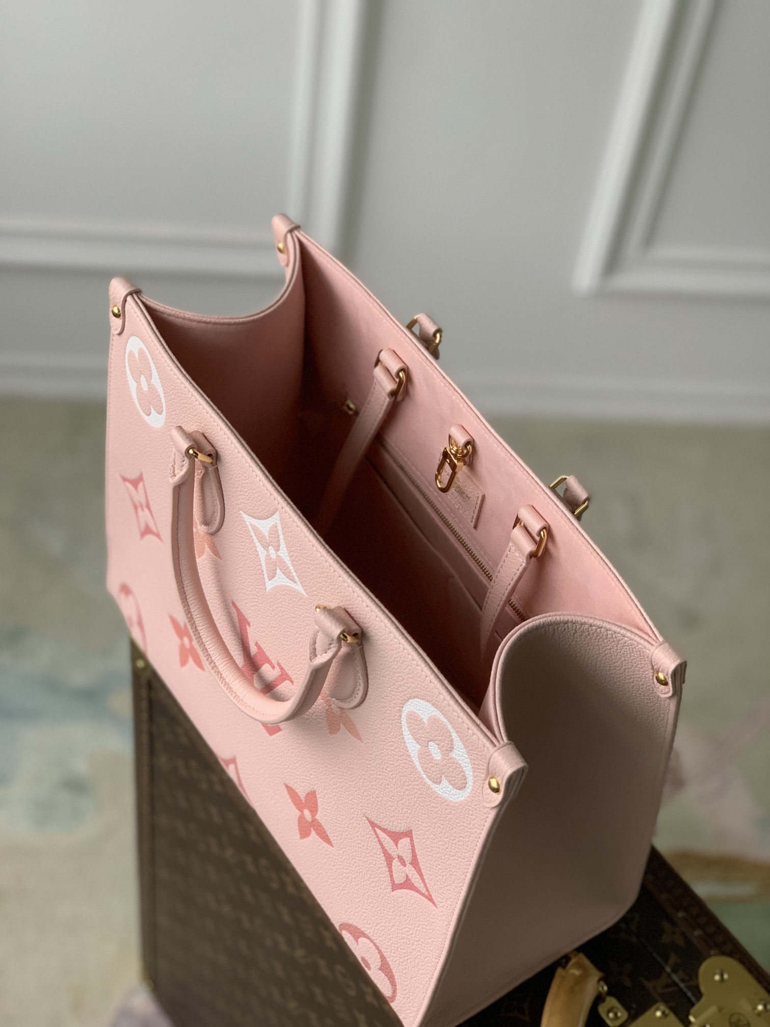 l0*is V*t0n small onthego handbag-35*28*15cm