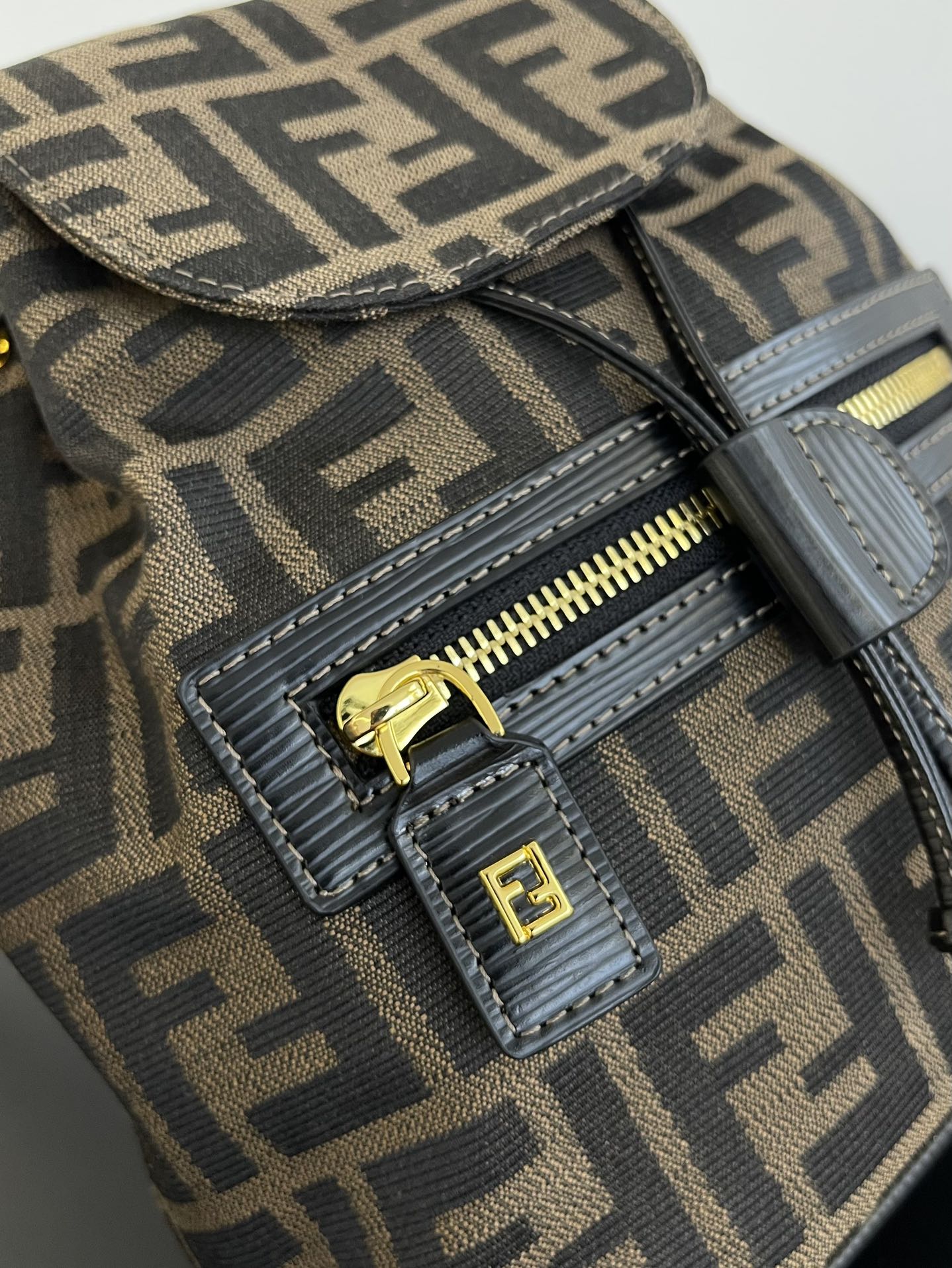 F**di vintage backpack-18.5x24x10cm