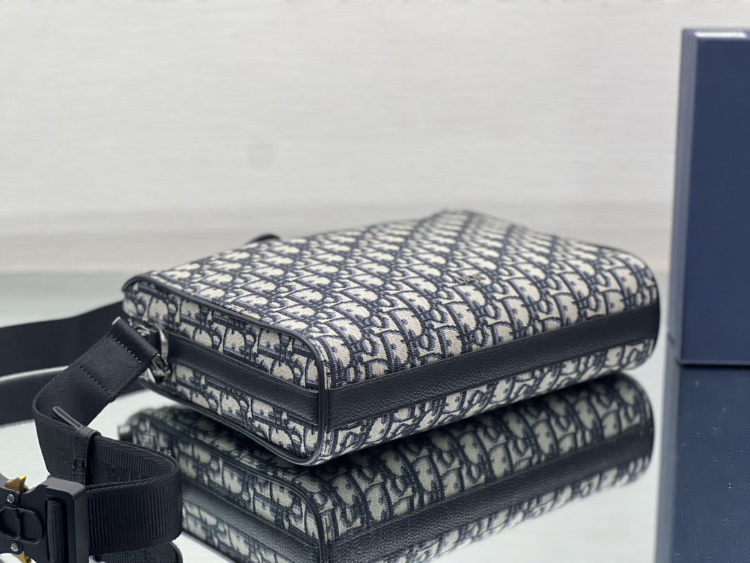 Dio Lingot Bag-29.5 x 21.5 x 7CM