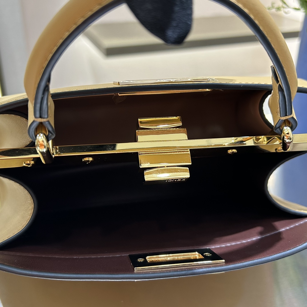 F**di peekaboo iseeu bag-33x25x13cm