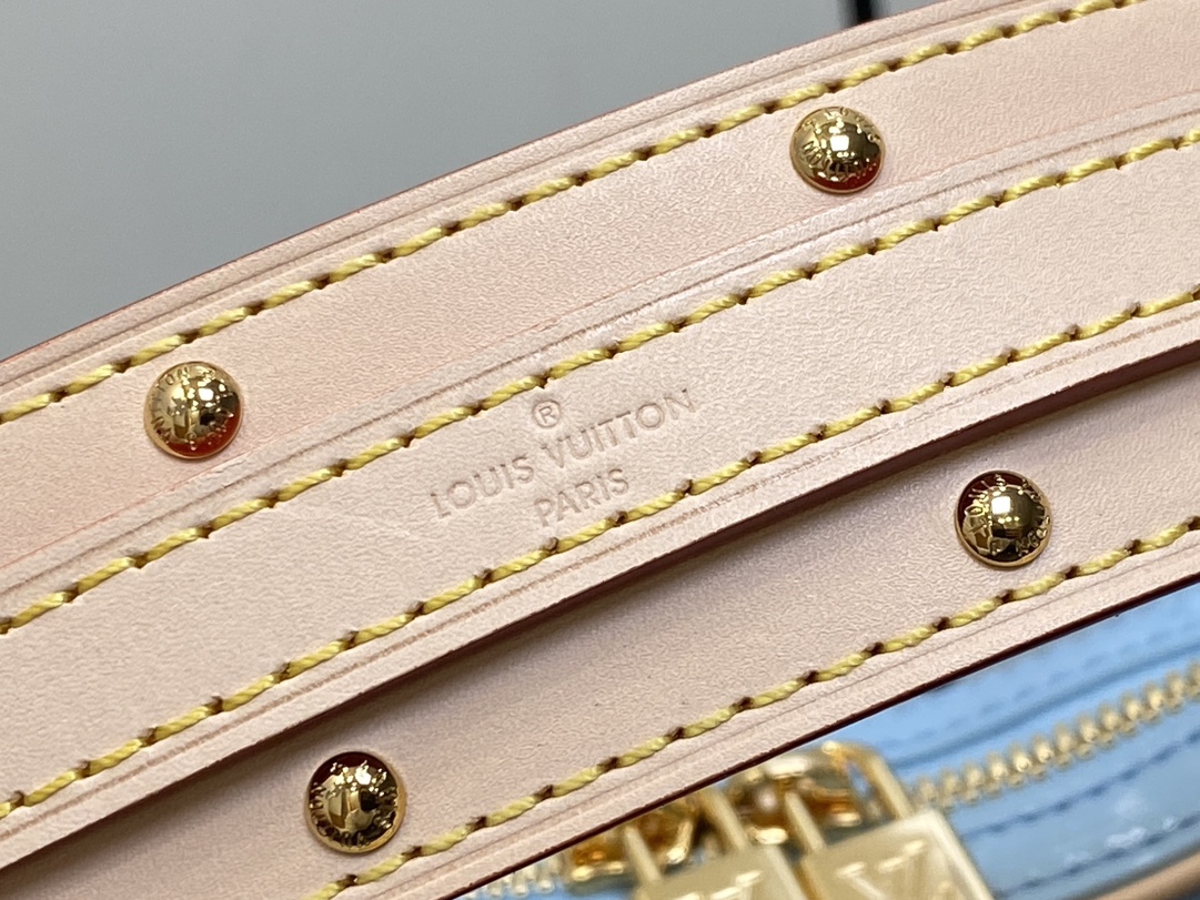 l0*is V*t0n croissant m24021-21 x 13 x 7cm