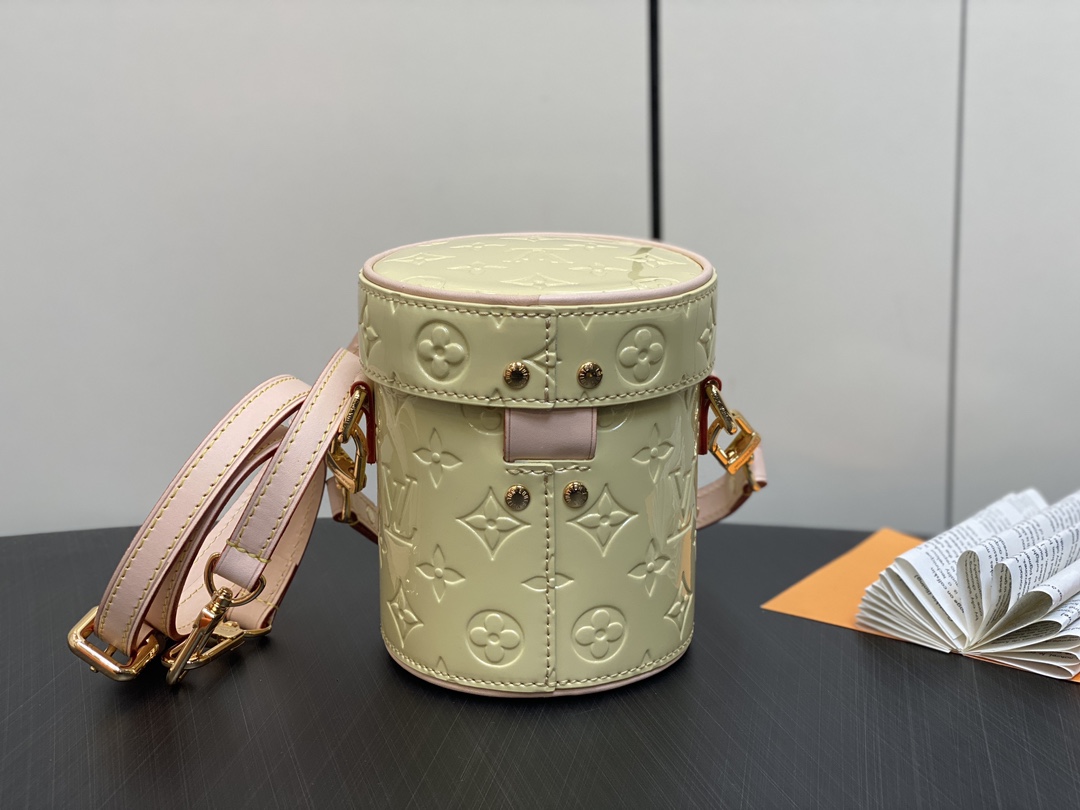 l0*is V*t0n astor bag m24099-12 x 14.2 x 12cm