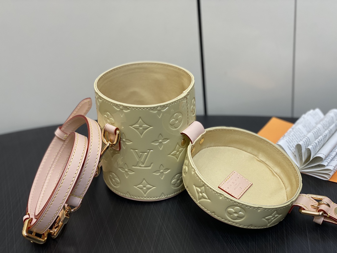 l0*is V*t0n astor bag m24099-12 x 14.2 x 12cm