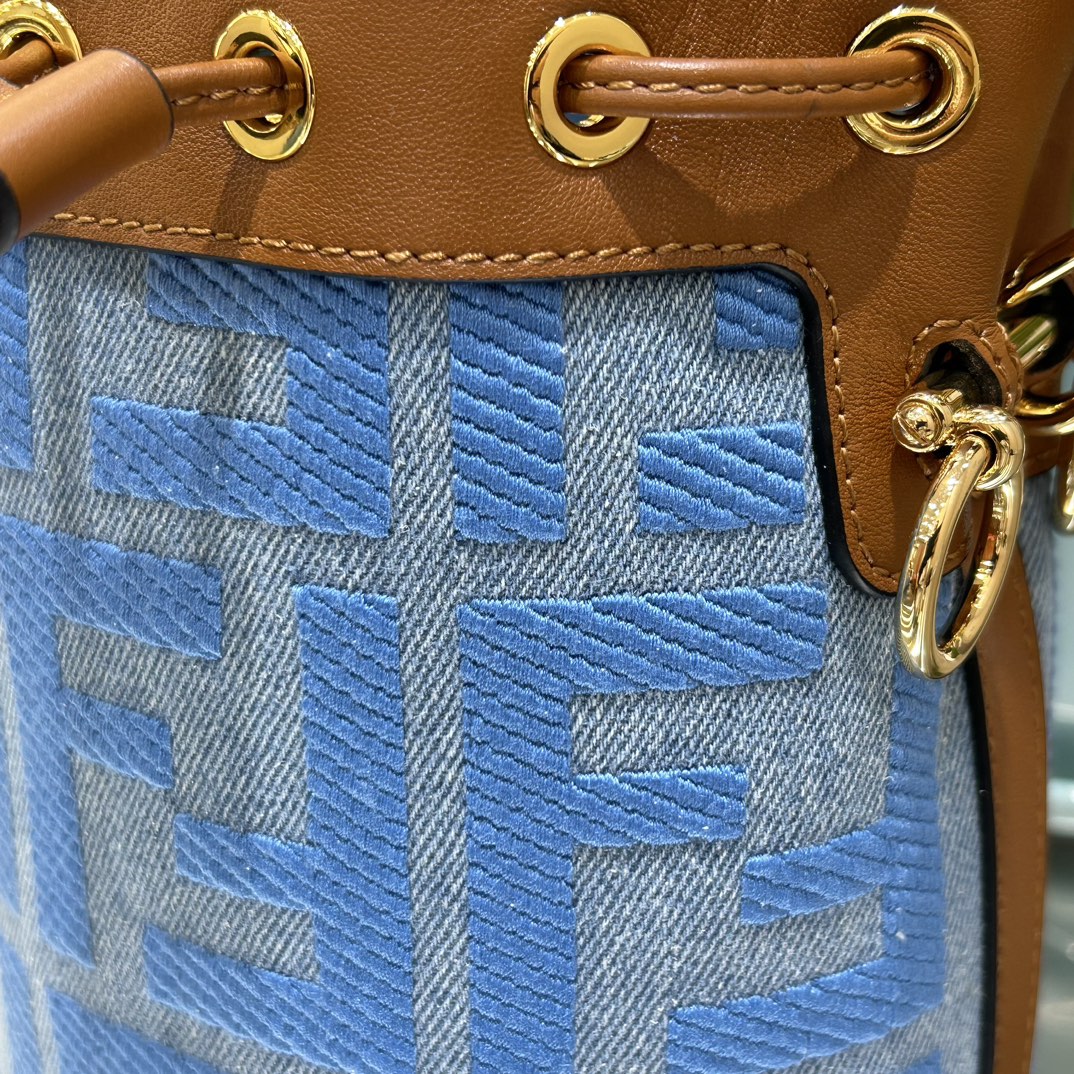 F**di mini mon tresor bag -12x18x10cm