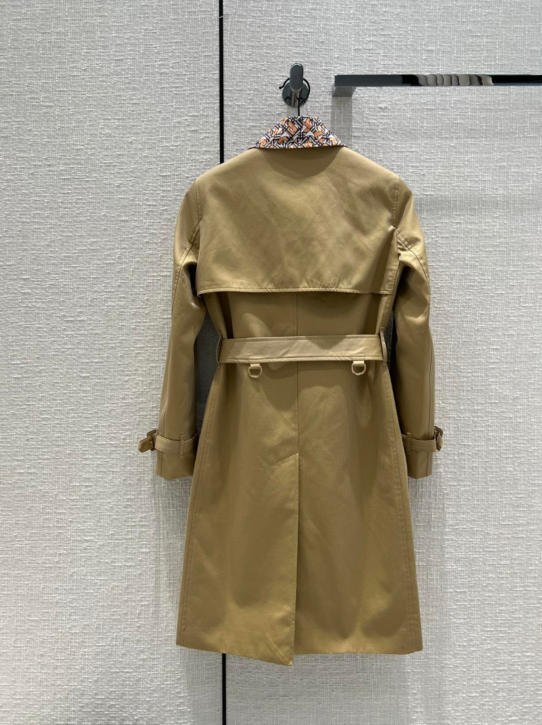 B**rry 204ss trench