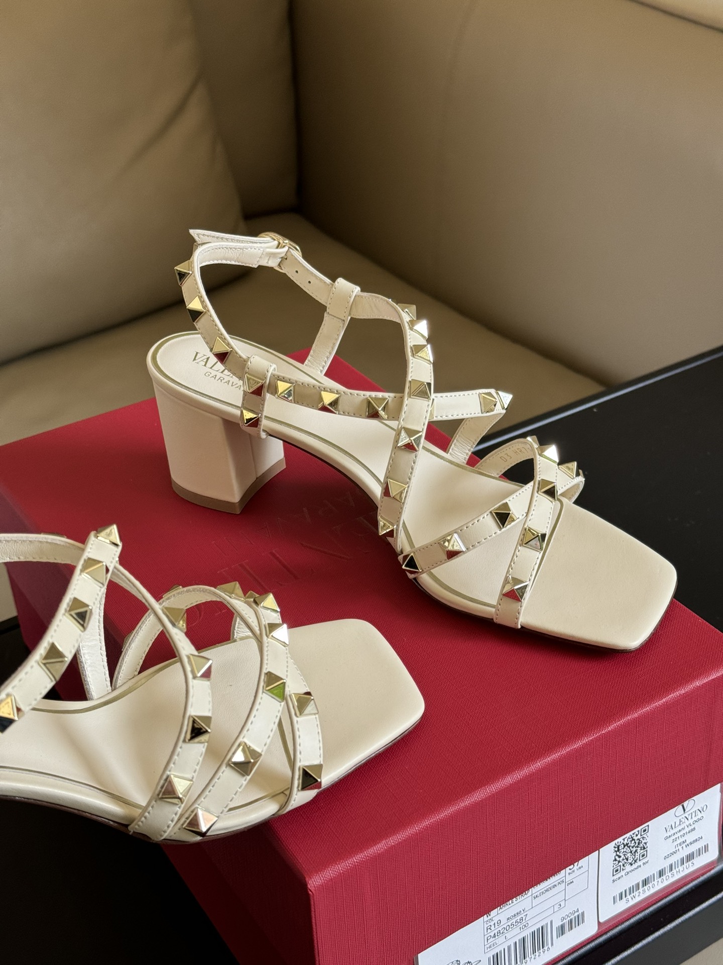 Valentina 2024ss Sandals