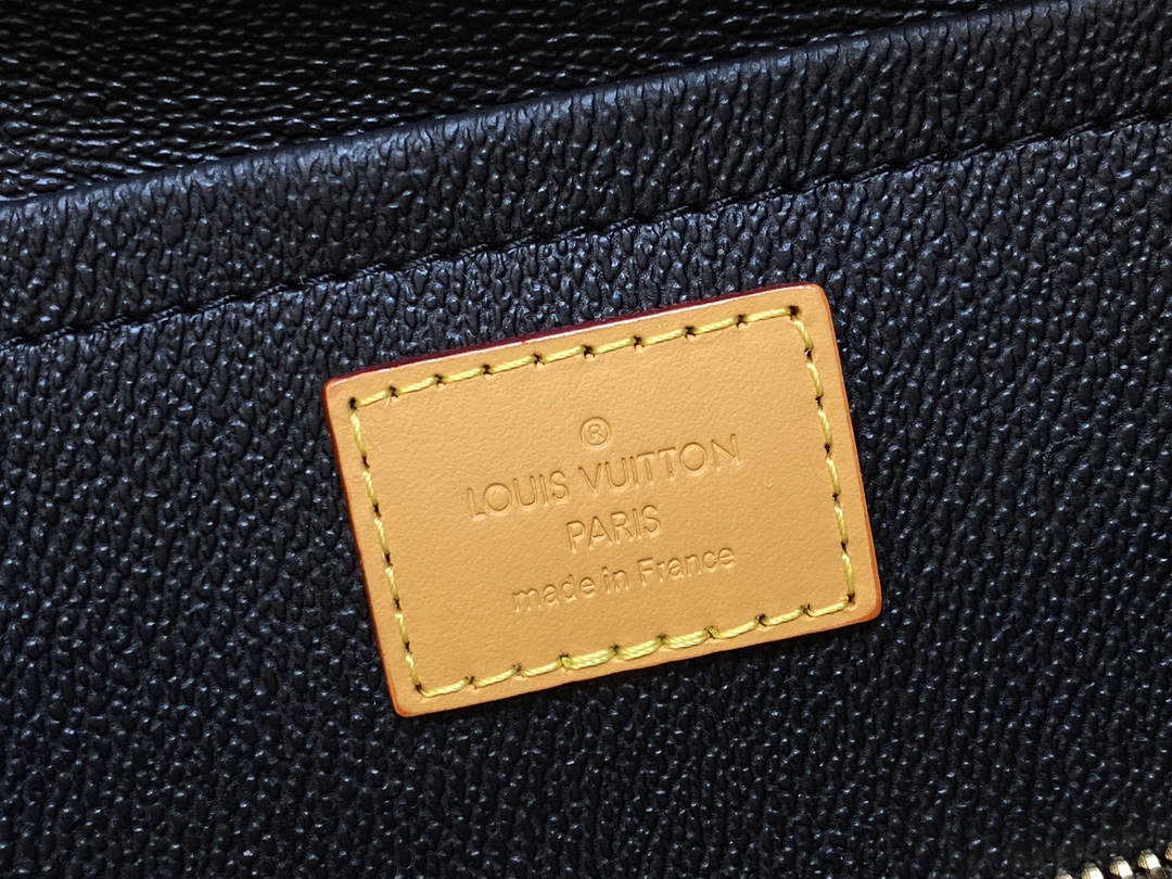 l0*is V*t0n locker dopp kit pouch -23 x 13 x 12cm