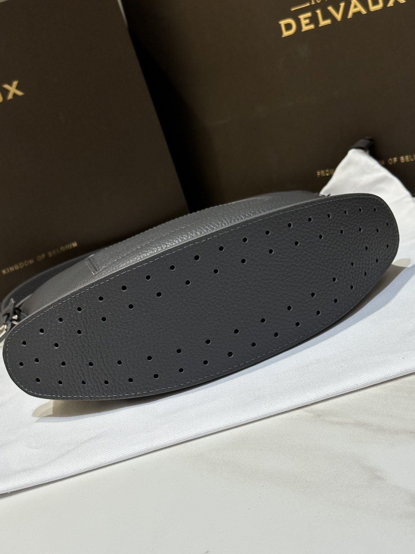 De1uavx pin swing tote-29*9*20cm