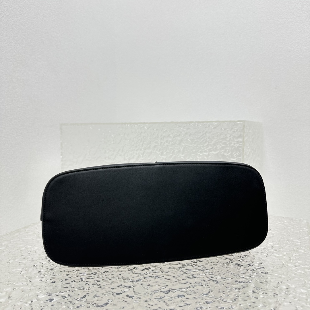 T*e R0w camdem bag-32*23*14cm