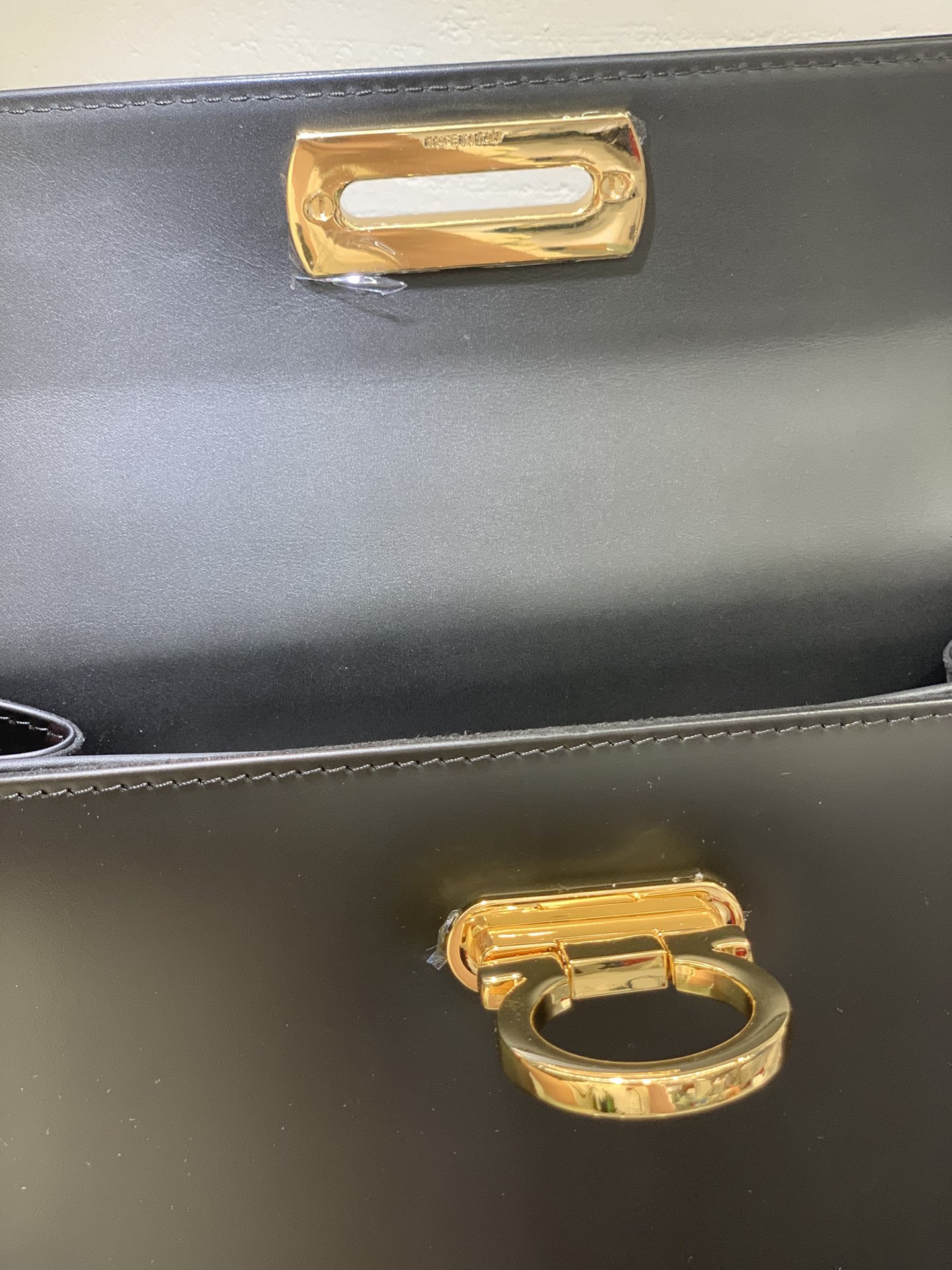 Ferragamo Tote-27×20×10CM