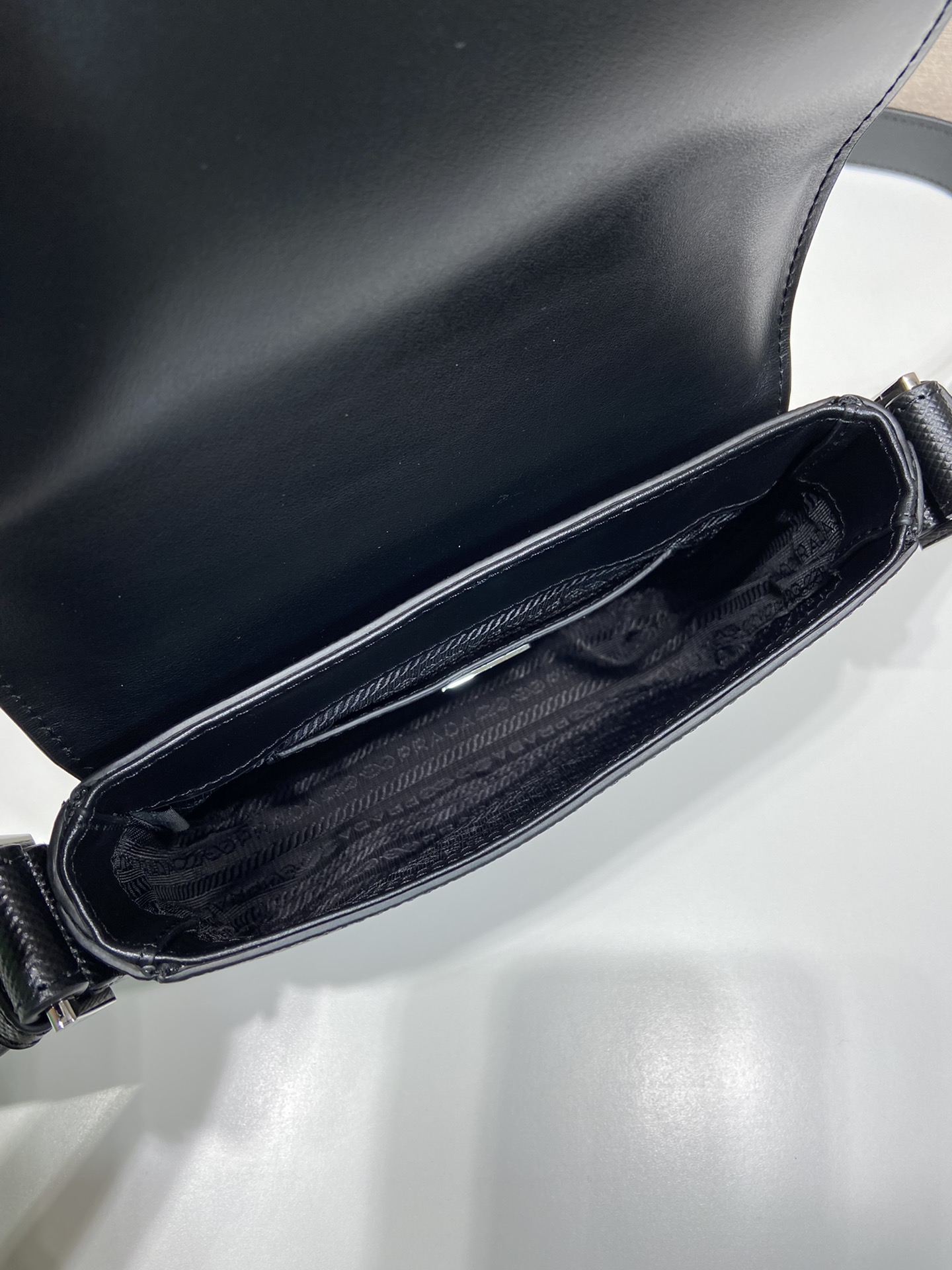 Pra*a 2vd065 shoulder bag-19*13*5cm