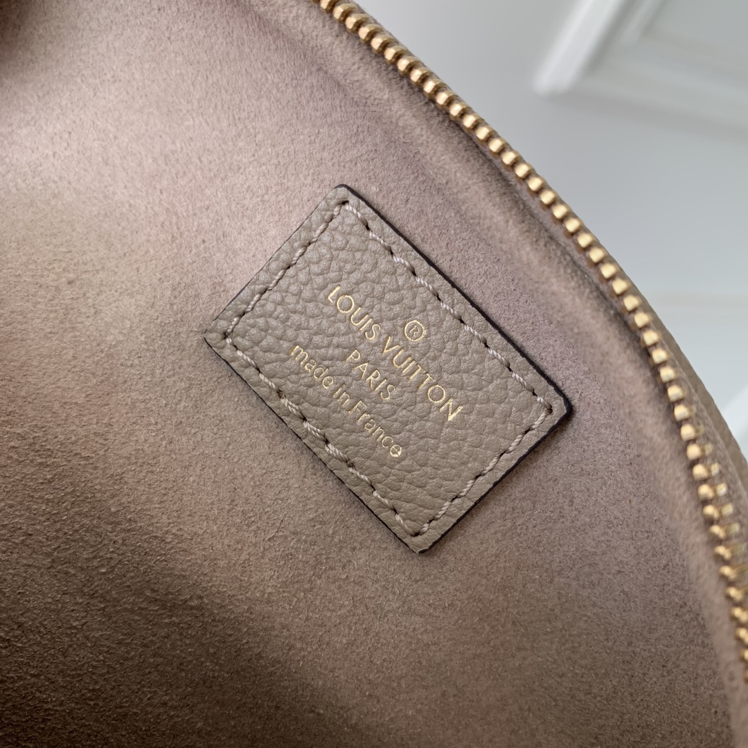 l0*is V*t0n mini bumbag-17 x 12 x 9.5cm