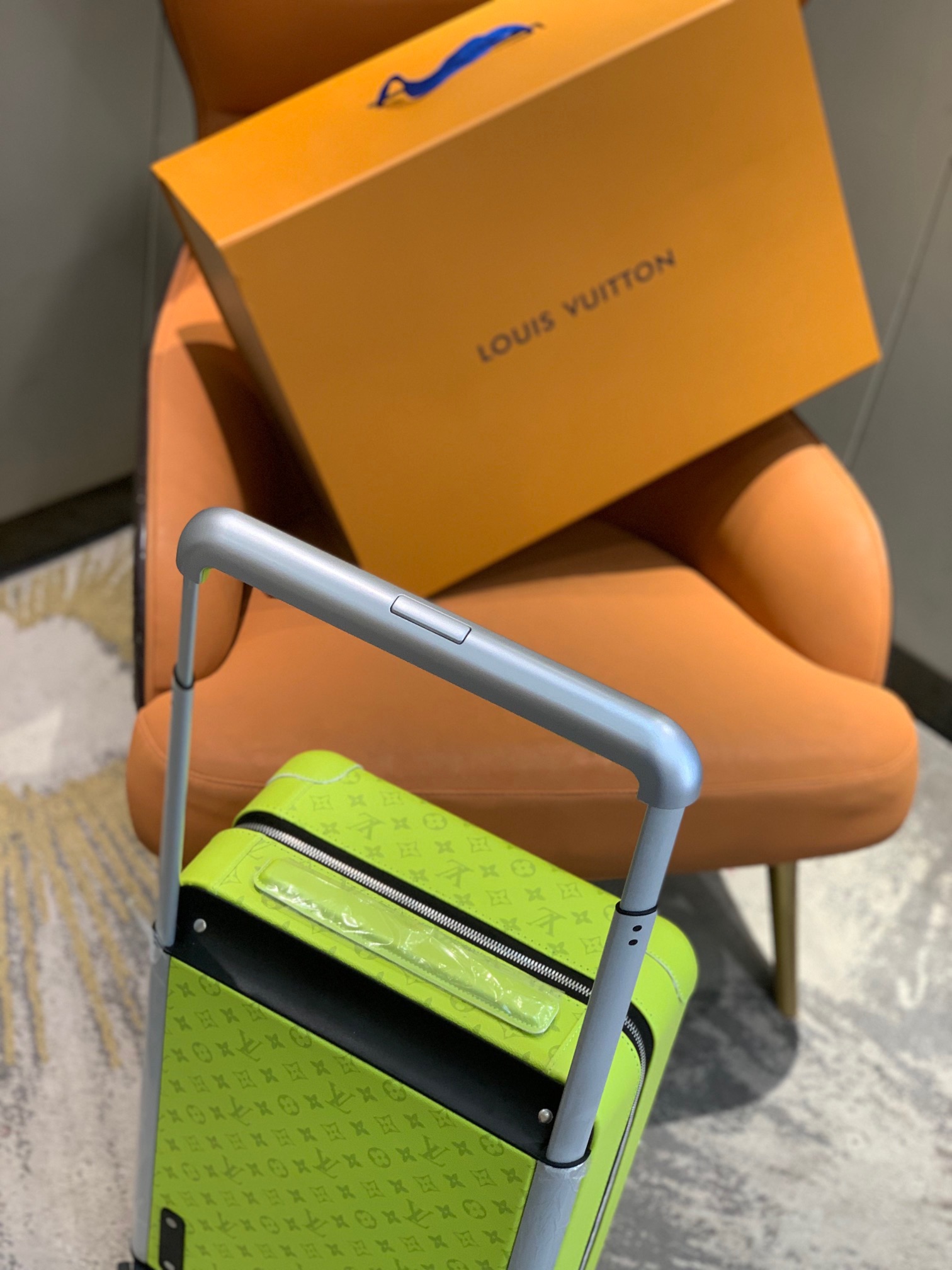 l0*is V*t0n horizon 55-‭38*55*21cm