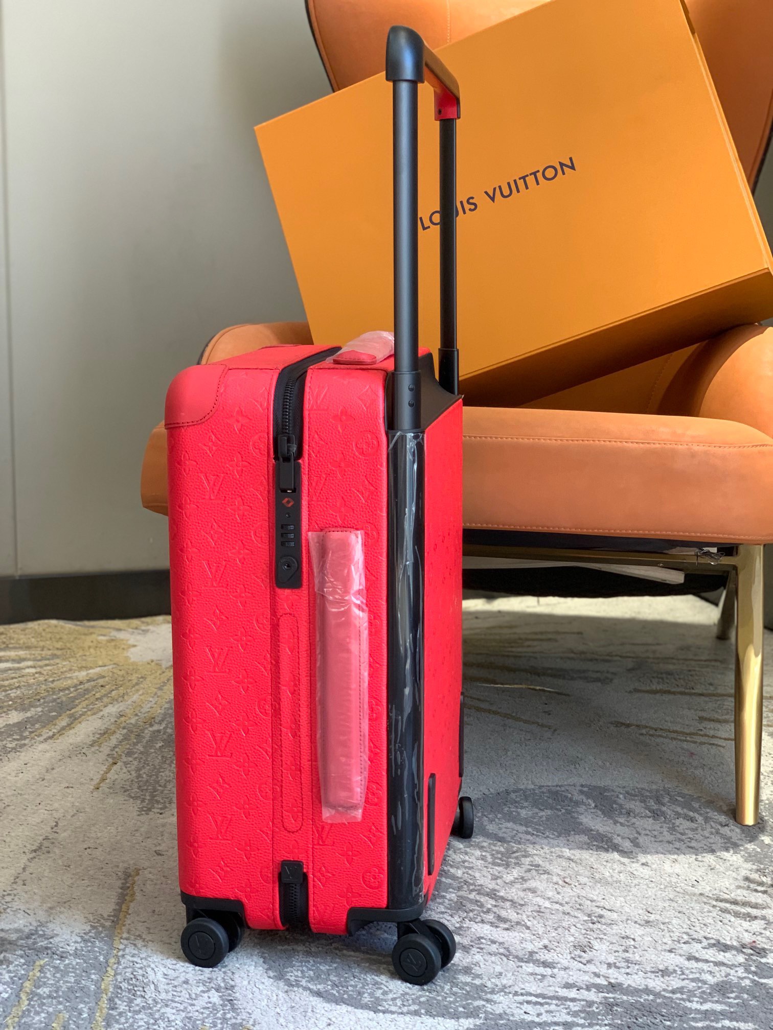 l0*is V*t0n horizon 55-‭38*55*21cm