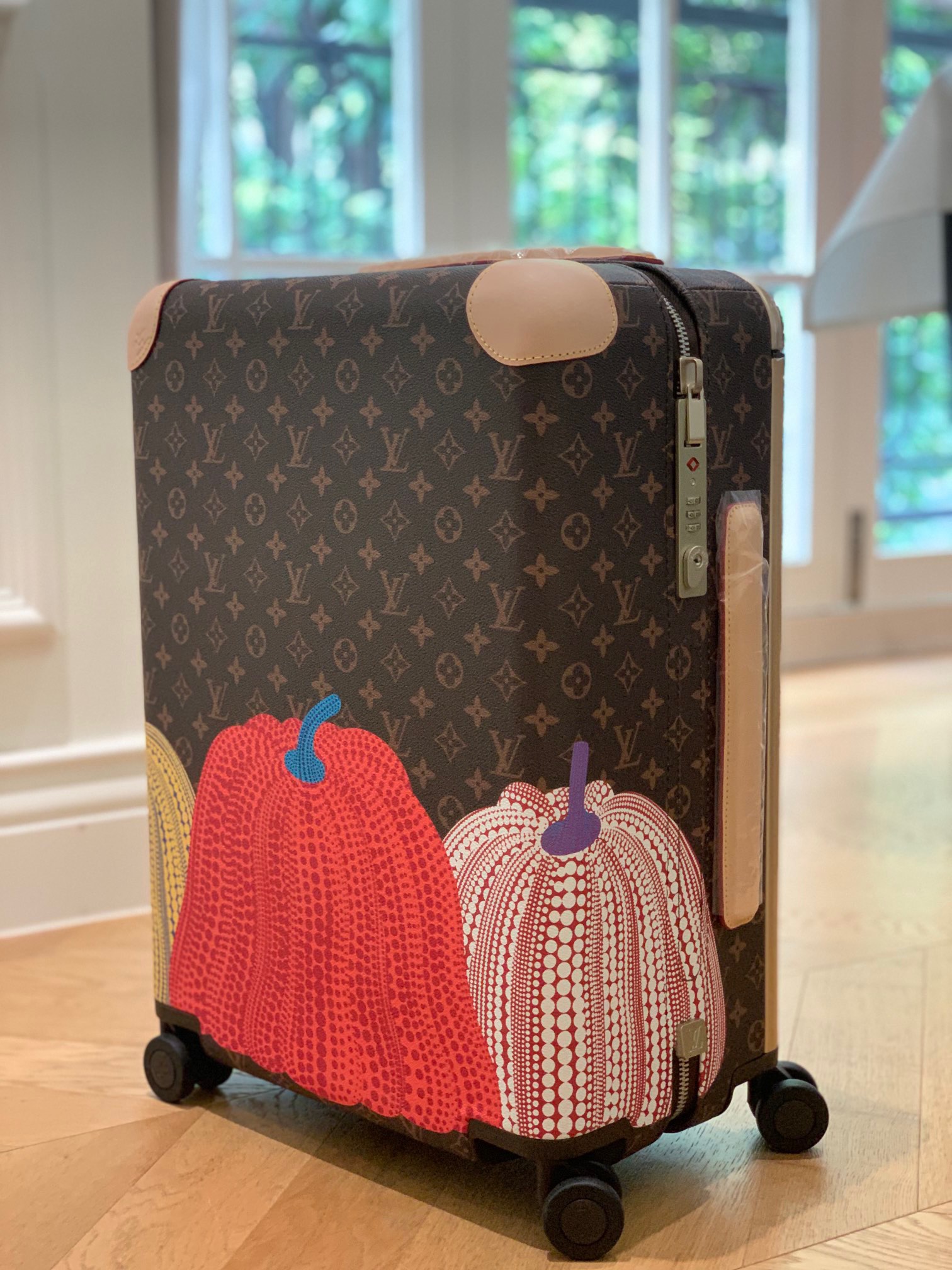 l0*is V*t0n horizon 55-‭38*55*21cm