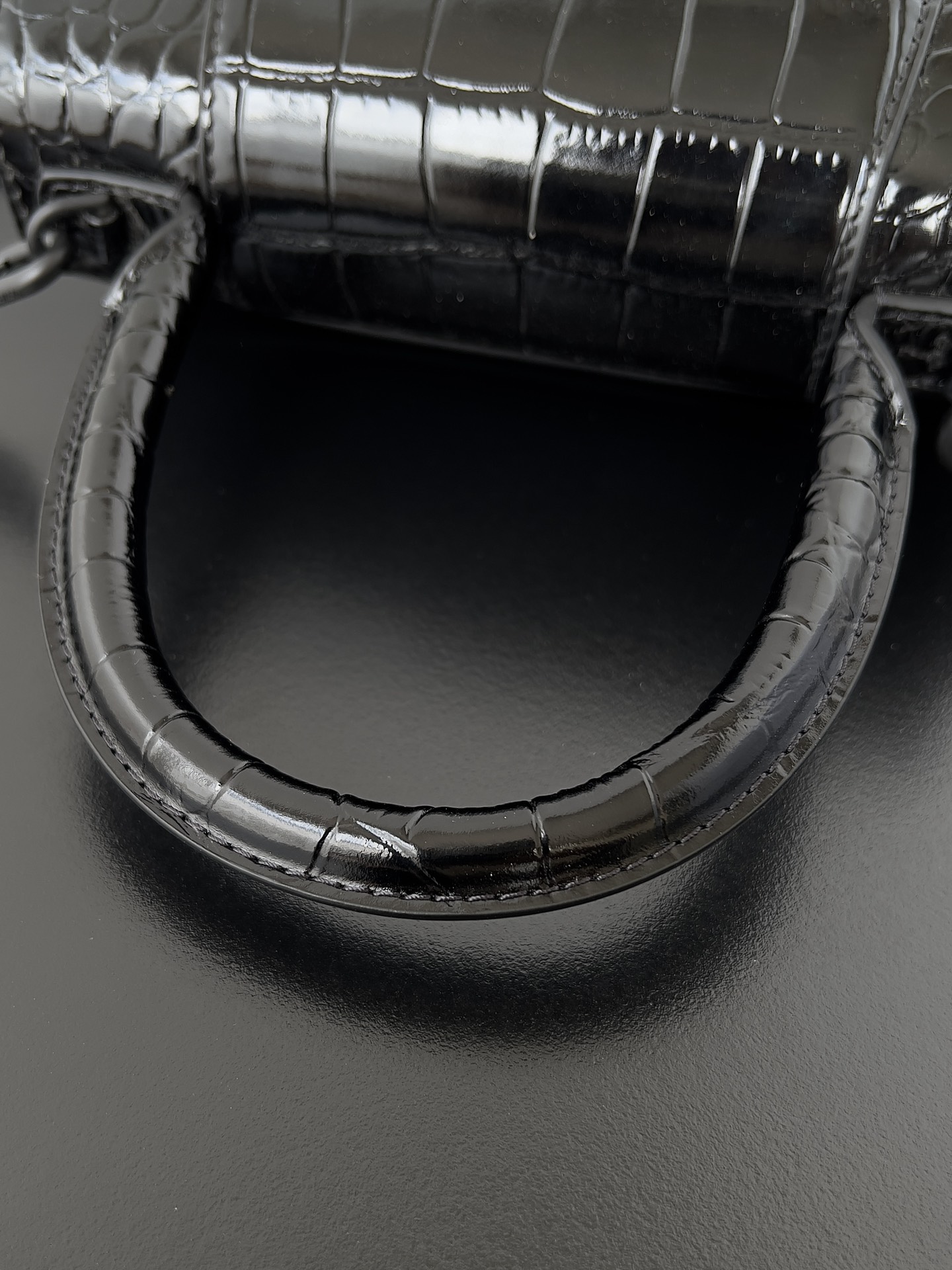 Ba*len*cia*ga hourglass bag-23x10x24cm