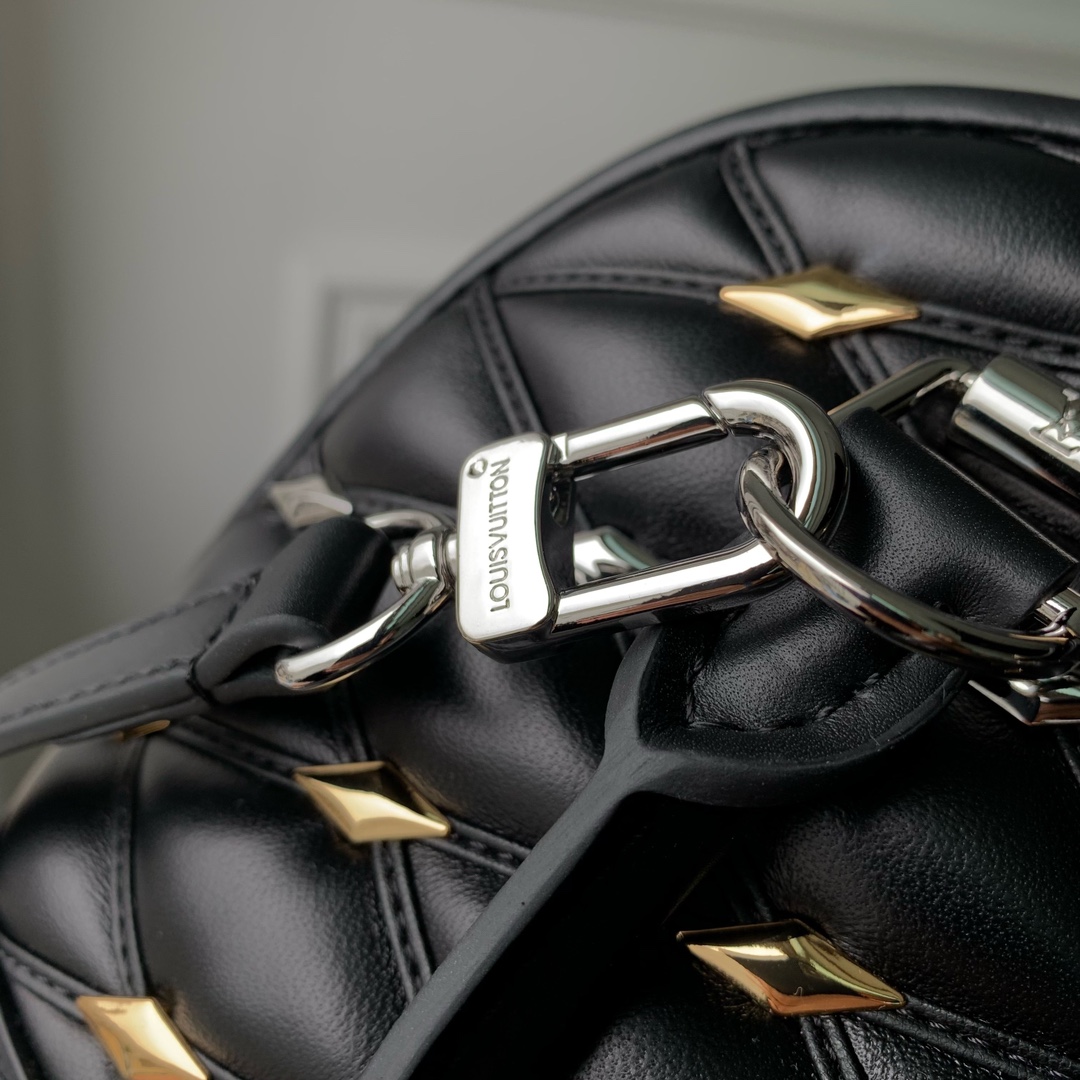 l0*is V*t0n alma bb m24062-23.5 x 17.5 x 11.5cm