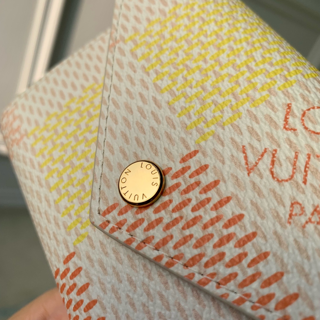 l0*is V*t0n wallet-n40750-12x9.5 x1.5cm