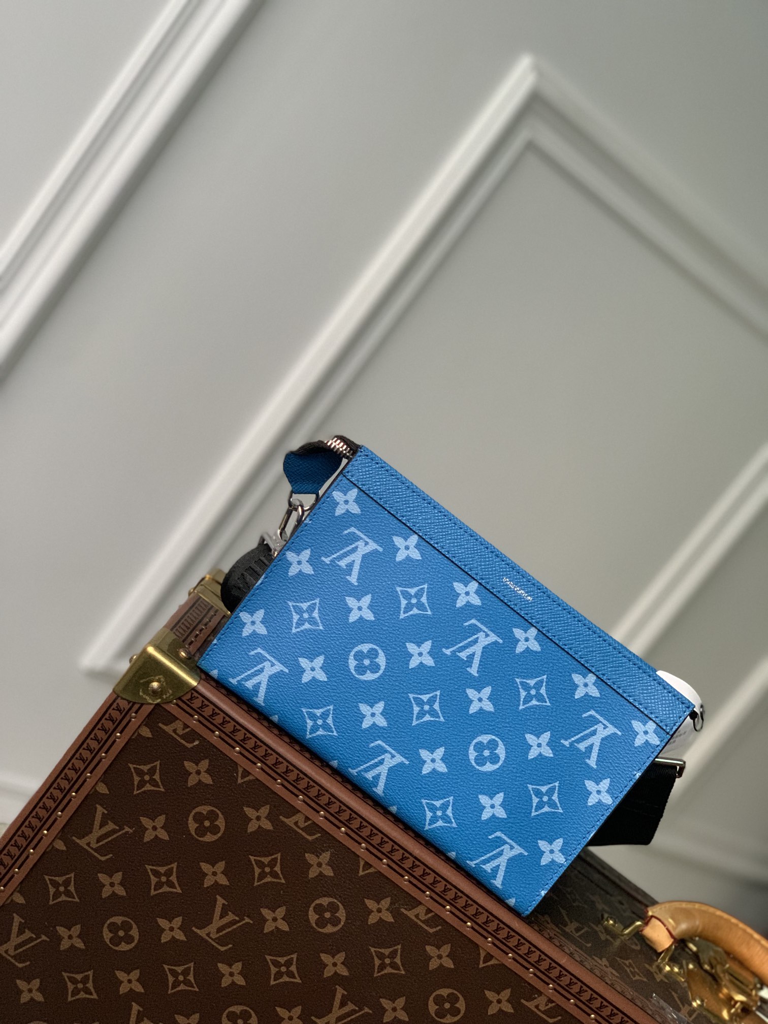 l0*is V*t0n alpha wearable bag-m22481-18.5 x 11.0 x 6.5cm