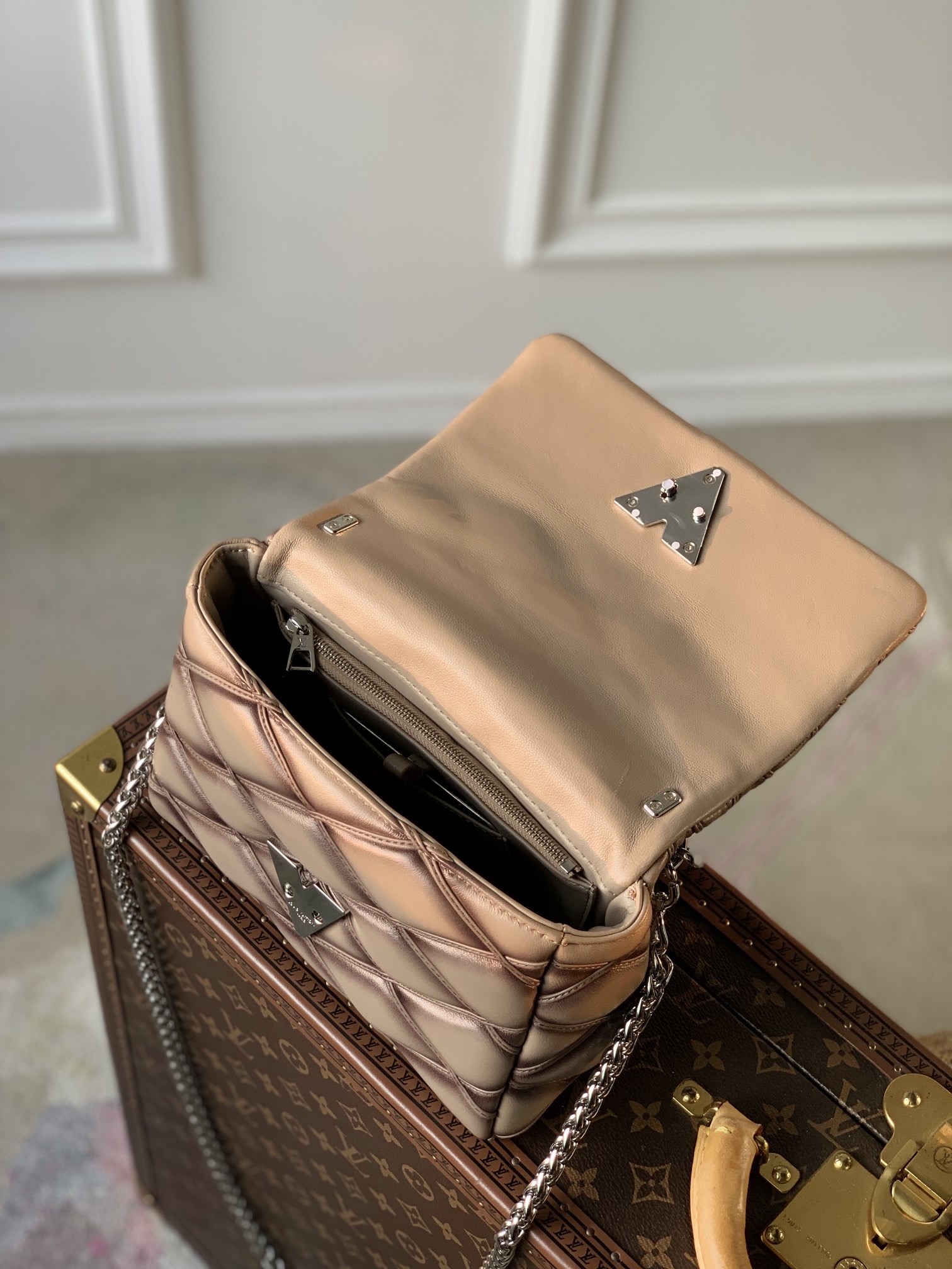 l0*is V*t0n go-14 bag-m22891-23.0 x 16.0 x 10cm