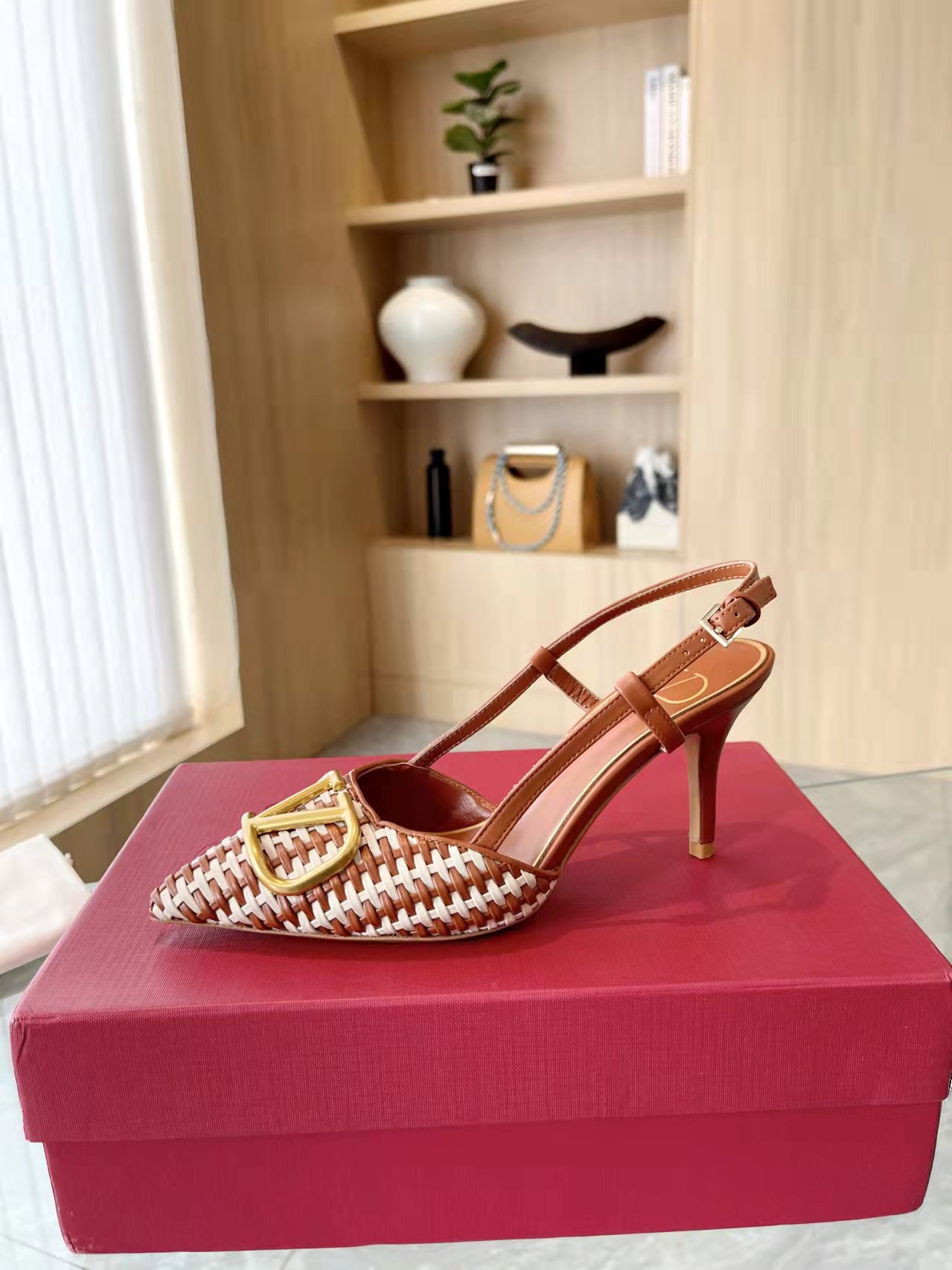 Va1e*ntin0 2024ss heels