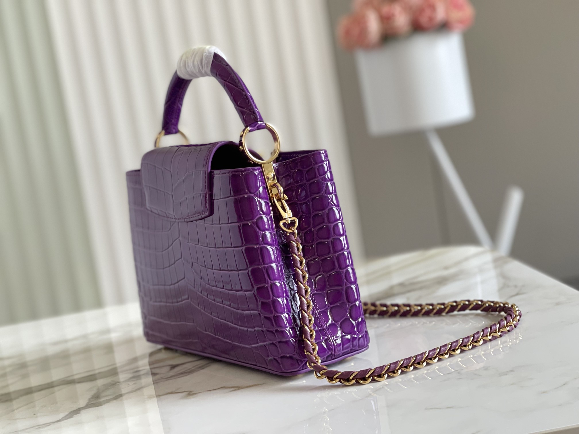 l0*is V*t0n capucines handlebag