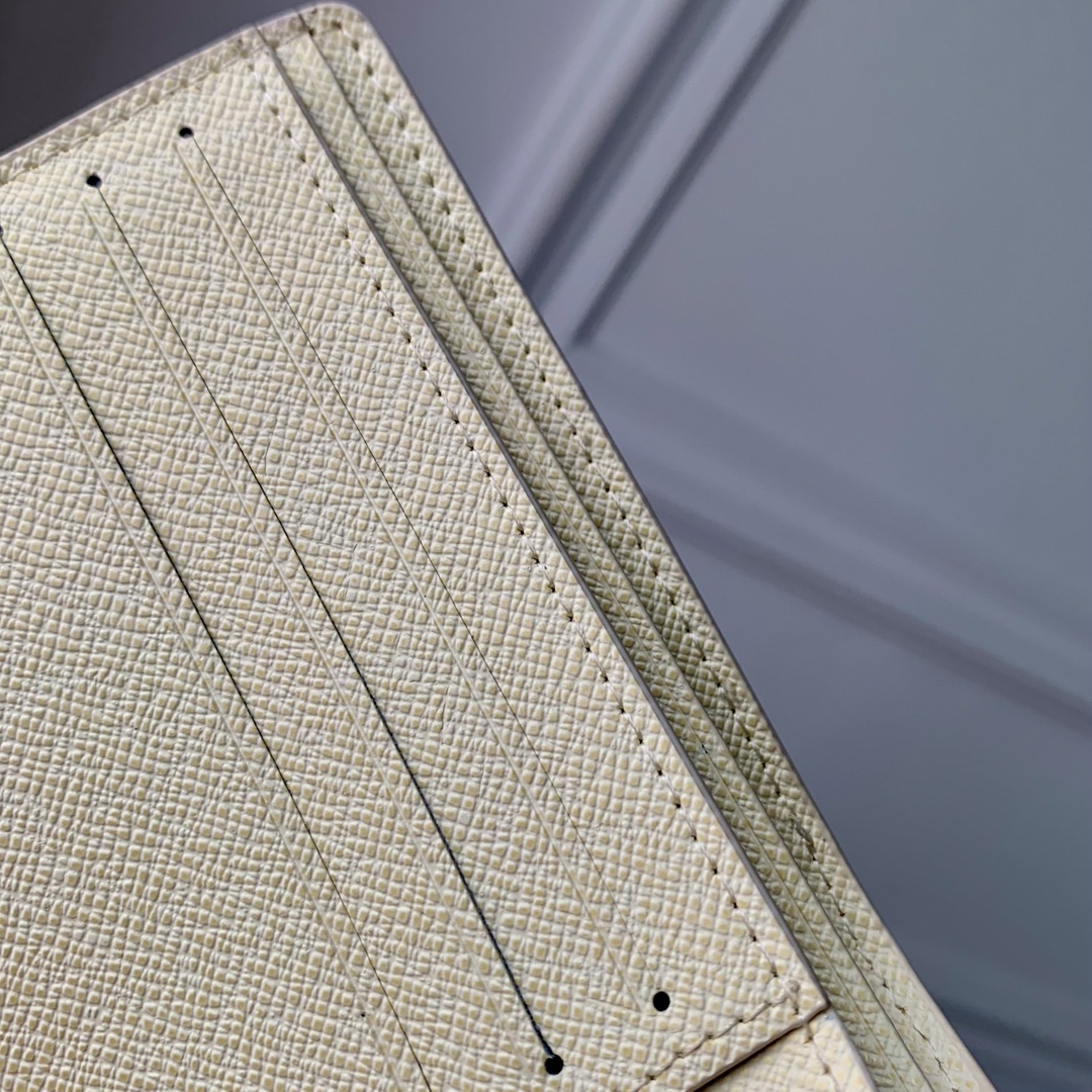 l0*is V*t0n multiple wallet-m83334-11.5 x 9 x 1.5 cm