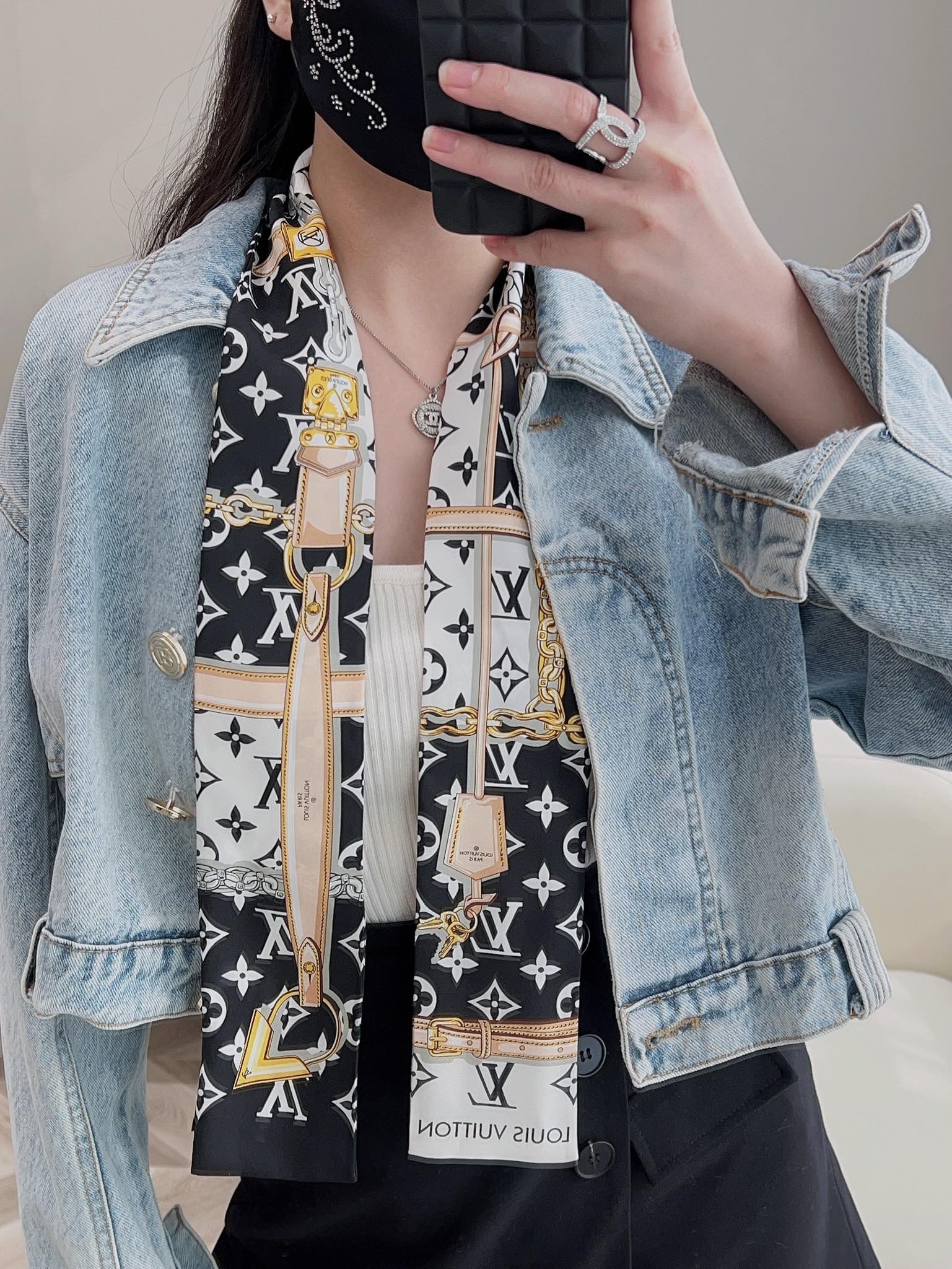 l0*is V*t0n hair band