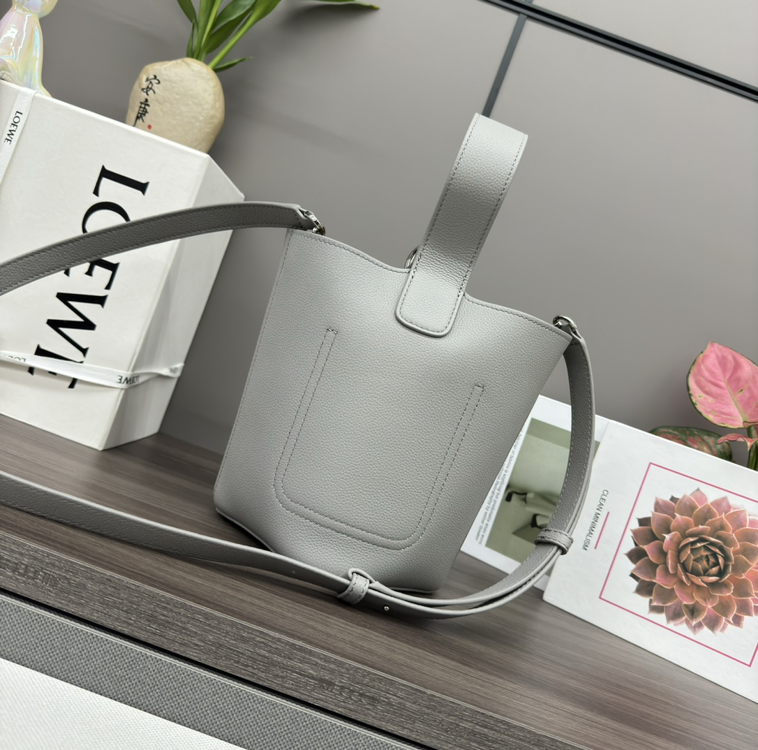 L0ew* mini pebble bucket bag-16*16*19.5cm