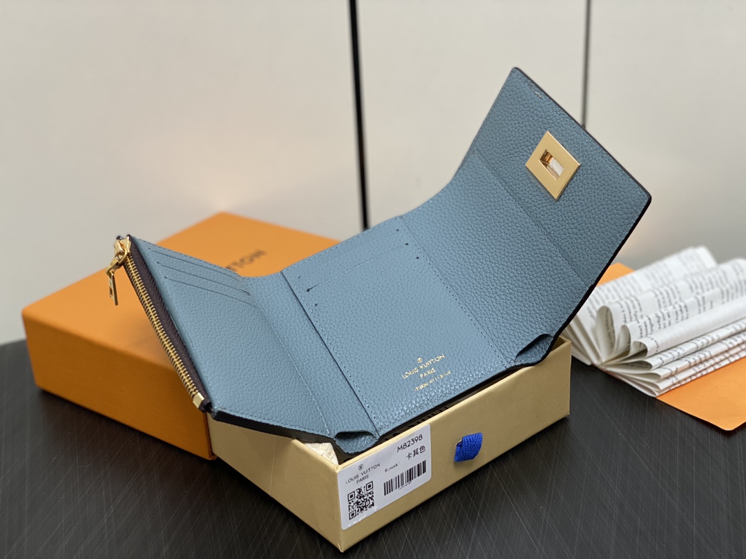 l0*is V*t0n victorine on my side12*9.5*2.5cm