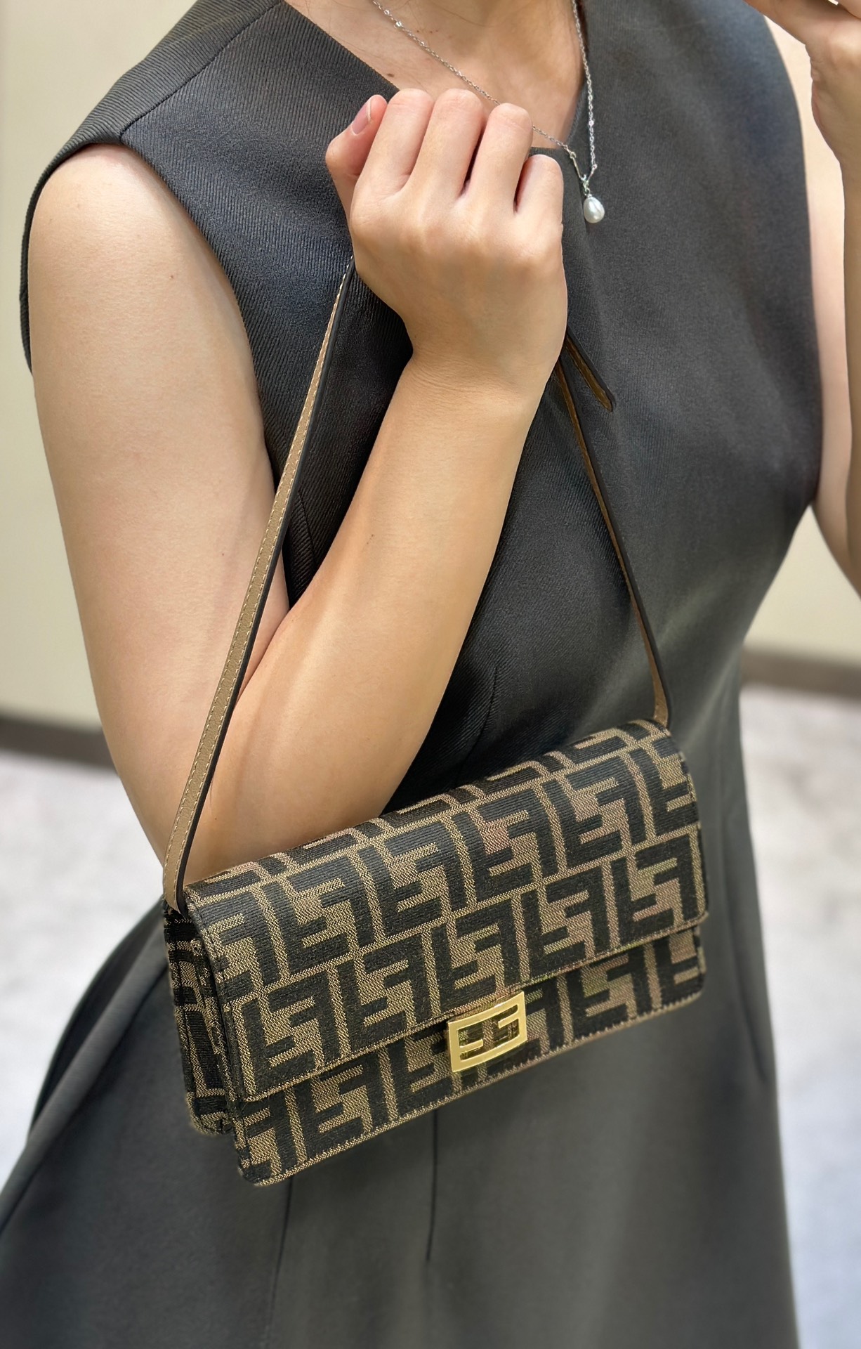 F**di baguette bag-21/5/11.5cm