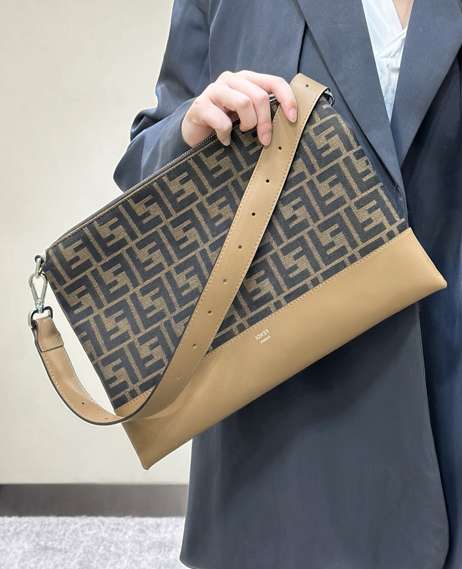 F**di baguette bag-33.5x23cm