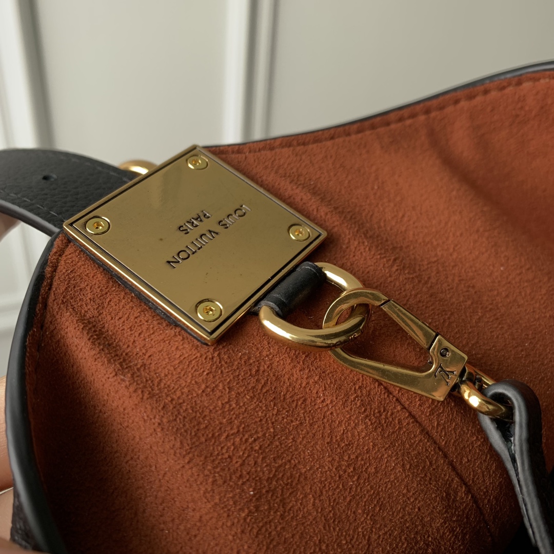 l0*is V*t0n low key hobo-m24856-31 x 35 x 18cm