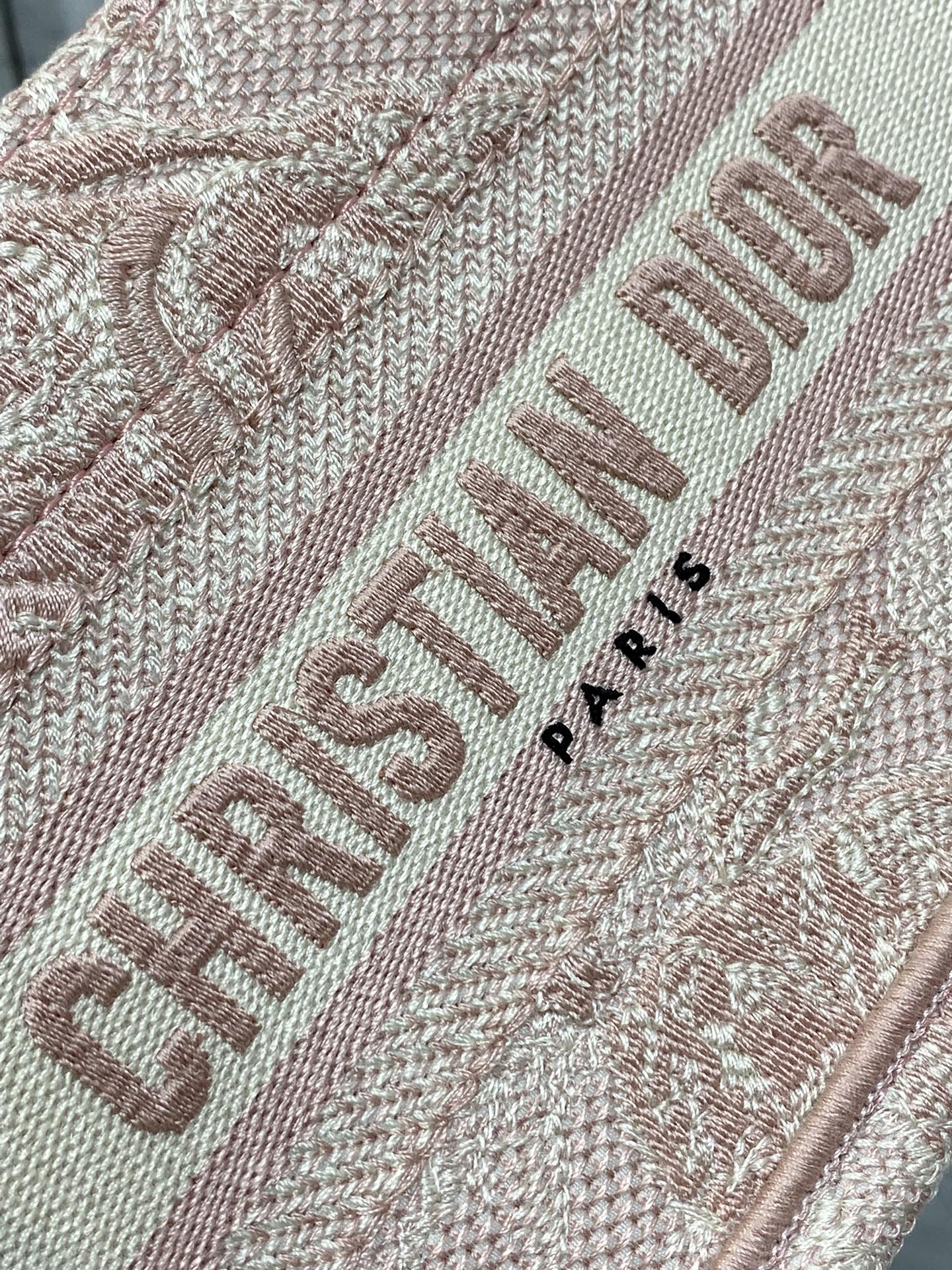 D*or book tote-21.5*13*7.5cm