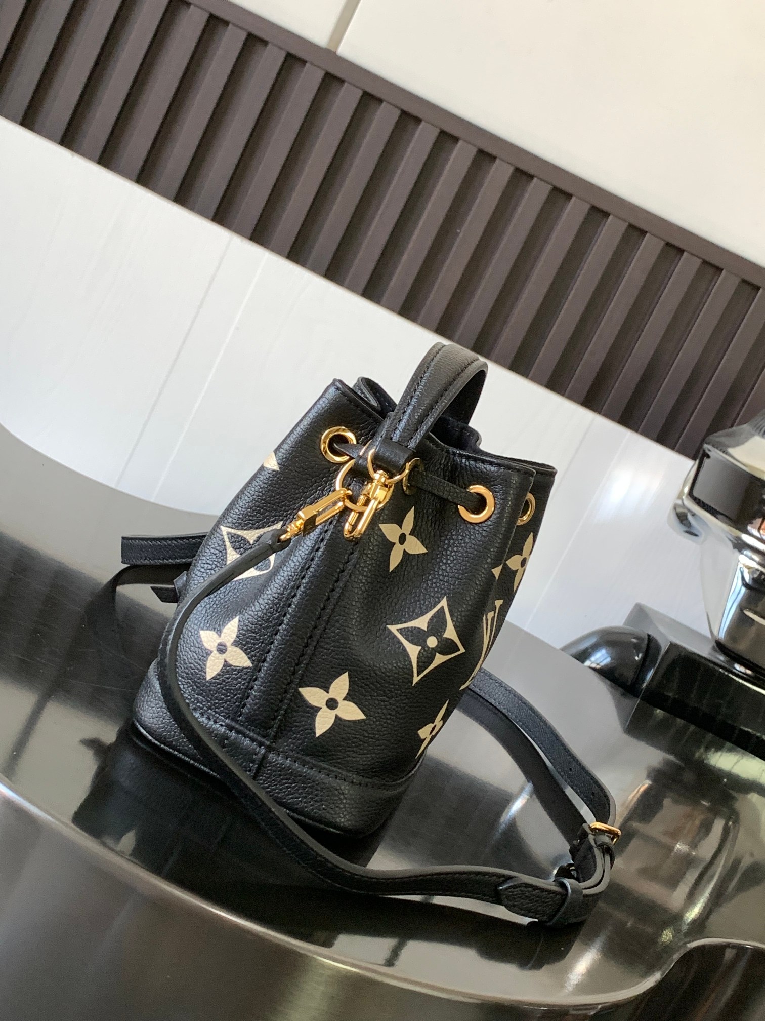 l0*is V*t0n nano noé-13 x 16 x 10cm