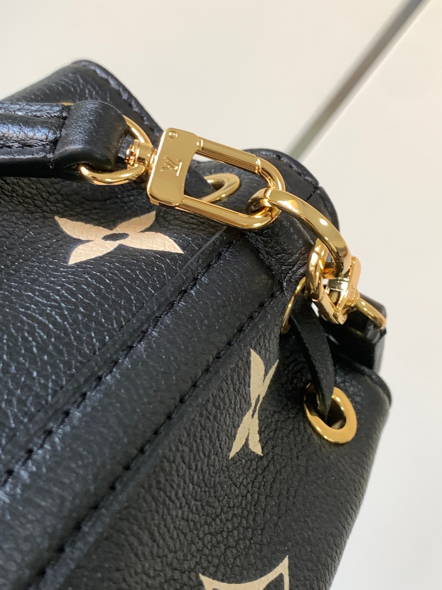 l0*is V*t0n nano noé-13 x 16 x 10cm