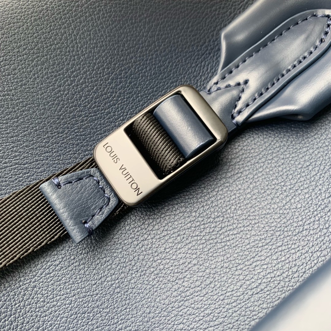 l0*is V*t0n discovery backpsck-m31033-29*38*20cm