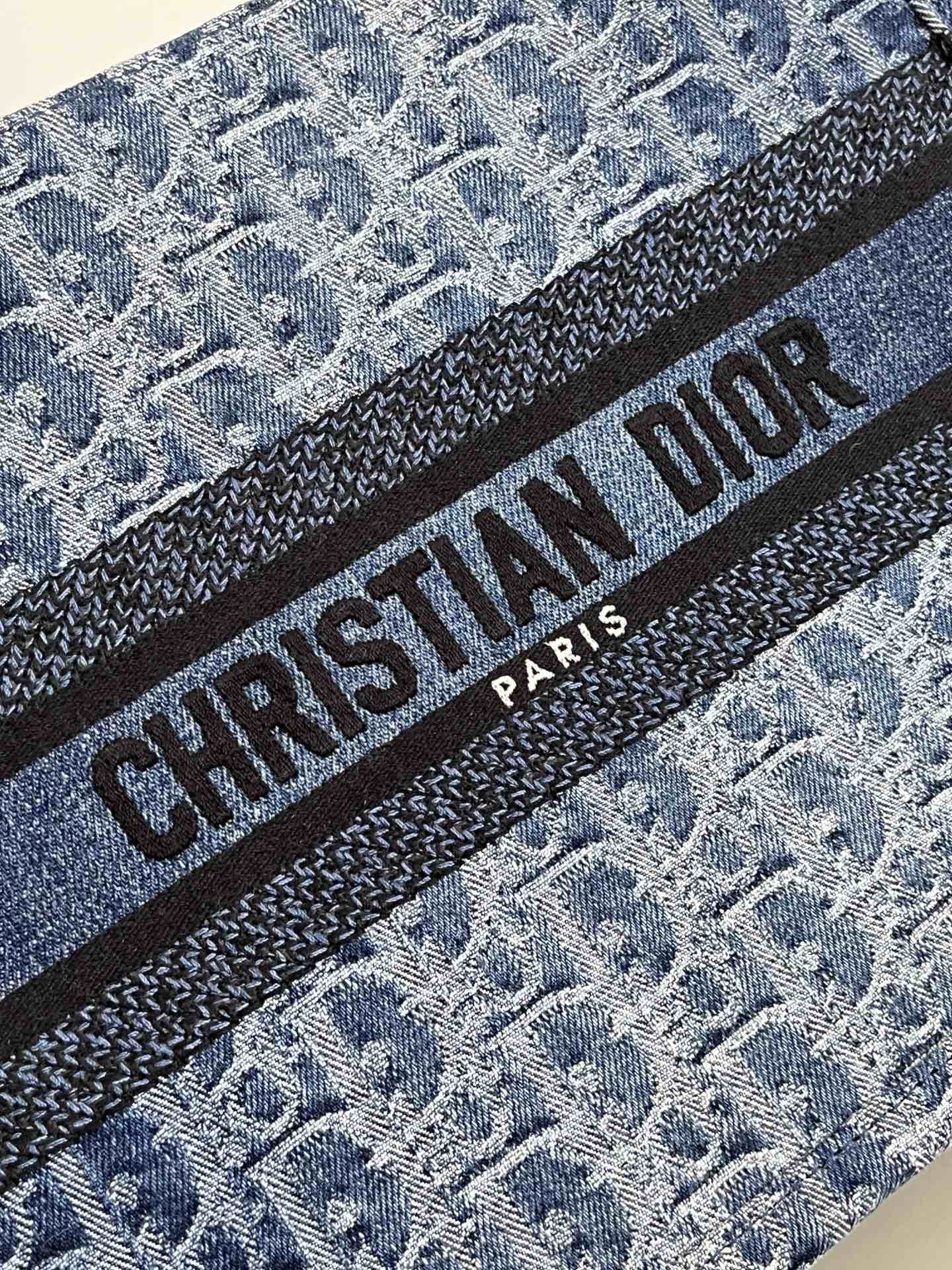 D*or small book tote-26*8*22cm