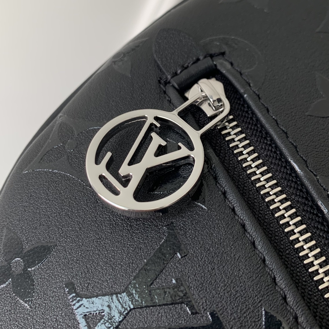 l0*is V*t0n loop handbags-m11267-23*13*6cm