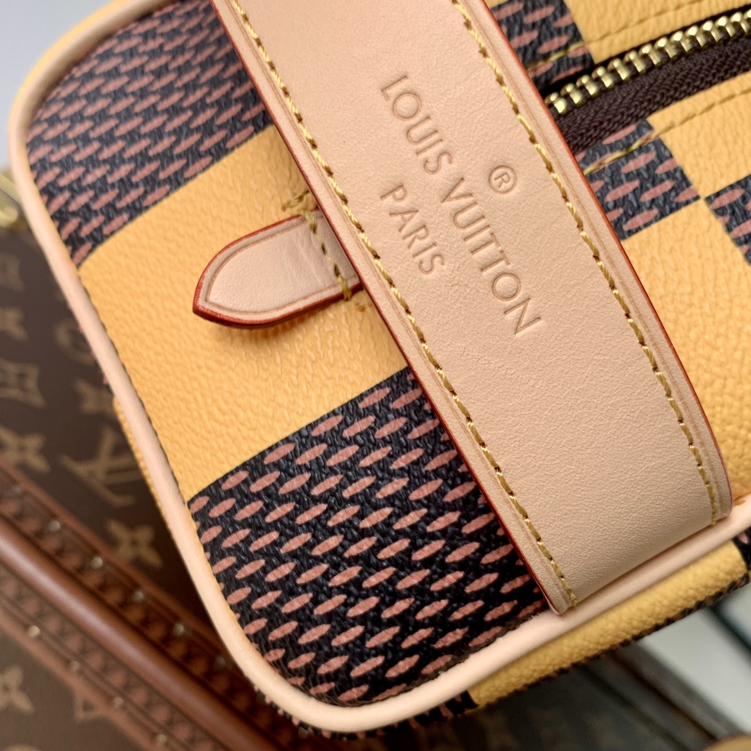 l0*is V*t0n locker dopp kit pouch -23 x 13 x 12cm