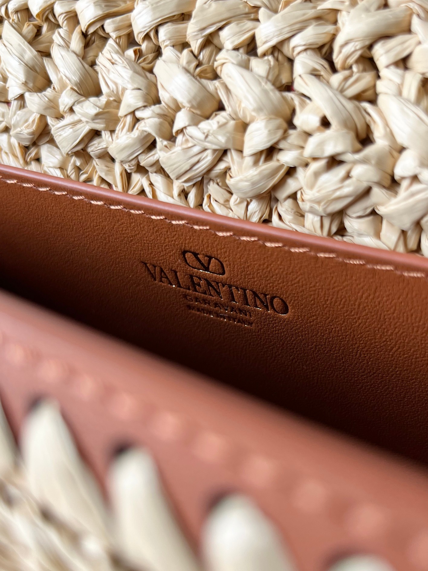 Va1e*ntin0 garavani alltime bags-23.5*18*8cm