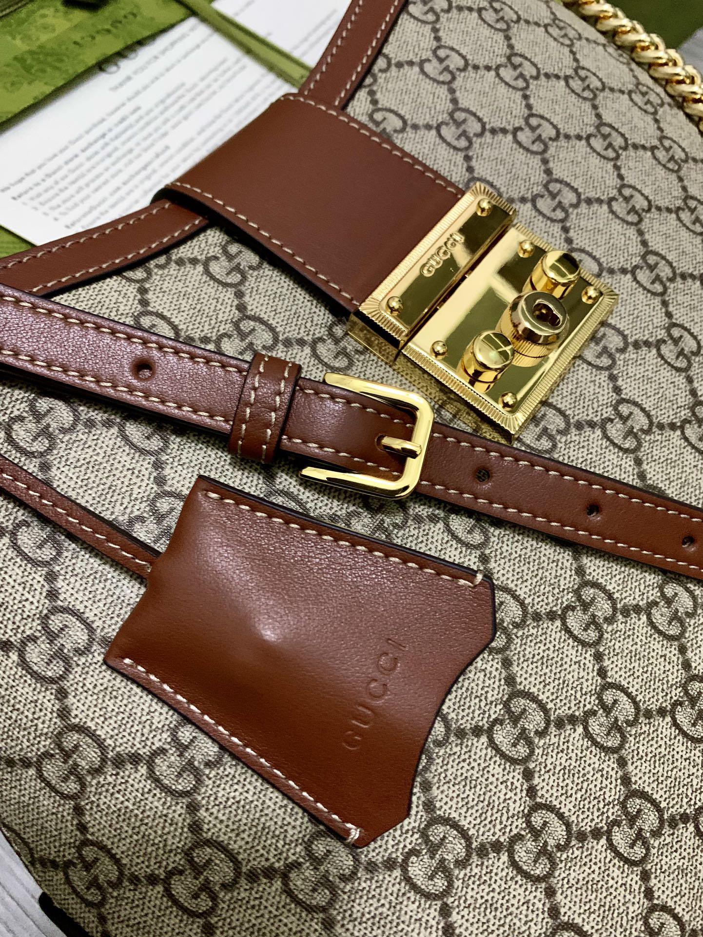 G*u*i padlock bag-32.5x 24x 5.5cm