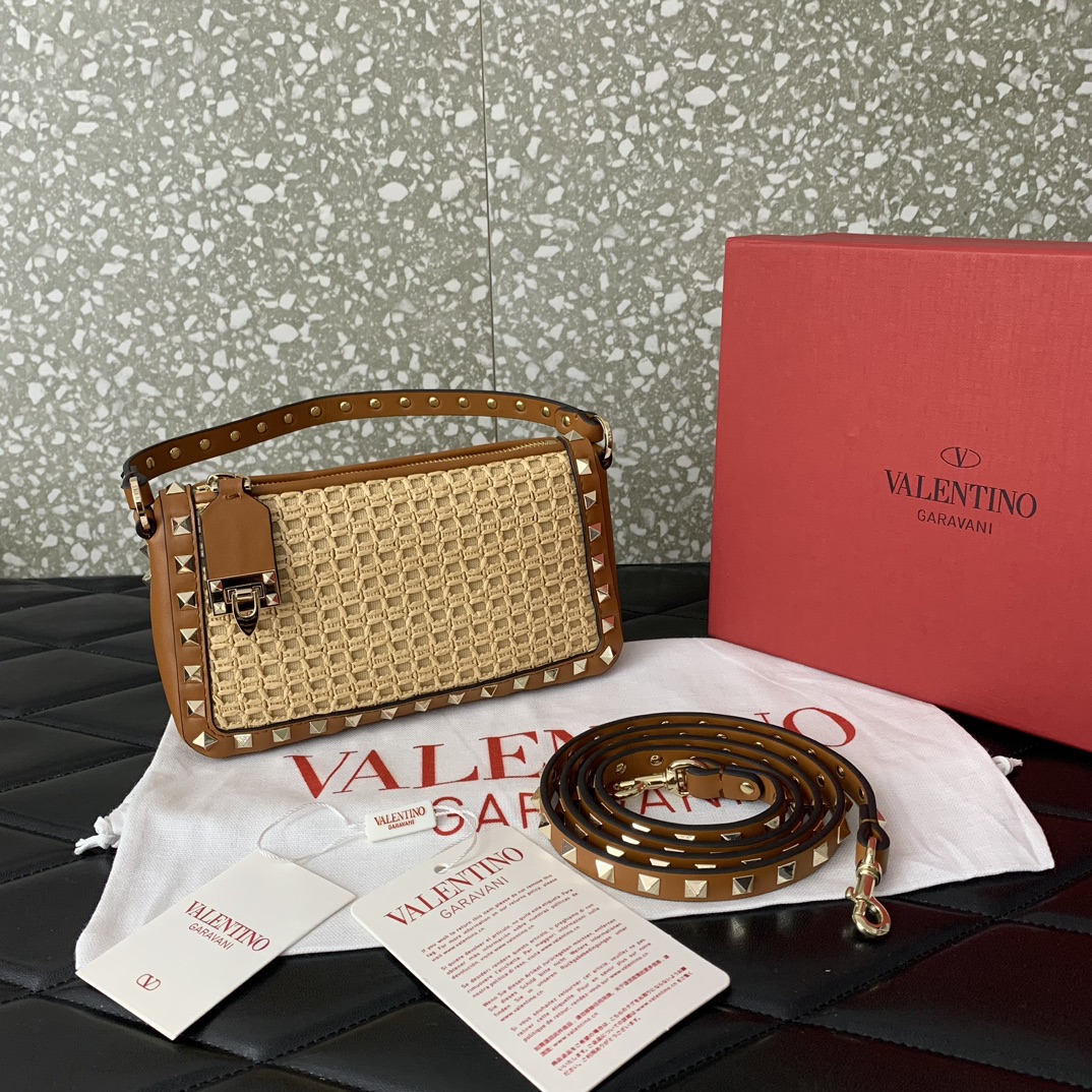 Va1e*ntin0 rockstud raffia bag-19*13*7cm