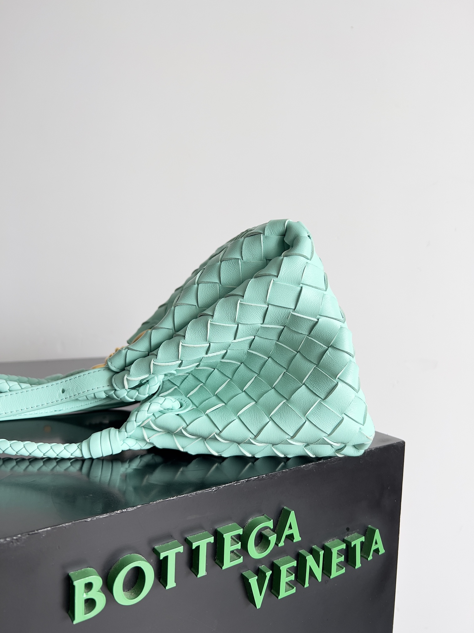 bo*te*ga Ve*ne*ta andiamo parachute tote-21*17*16.5cm